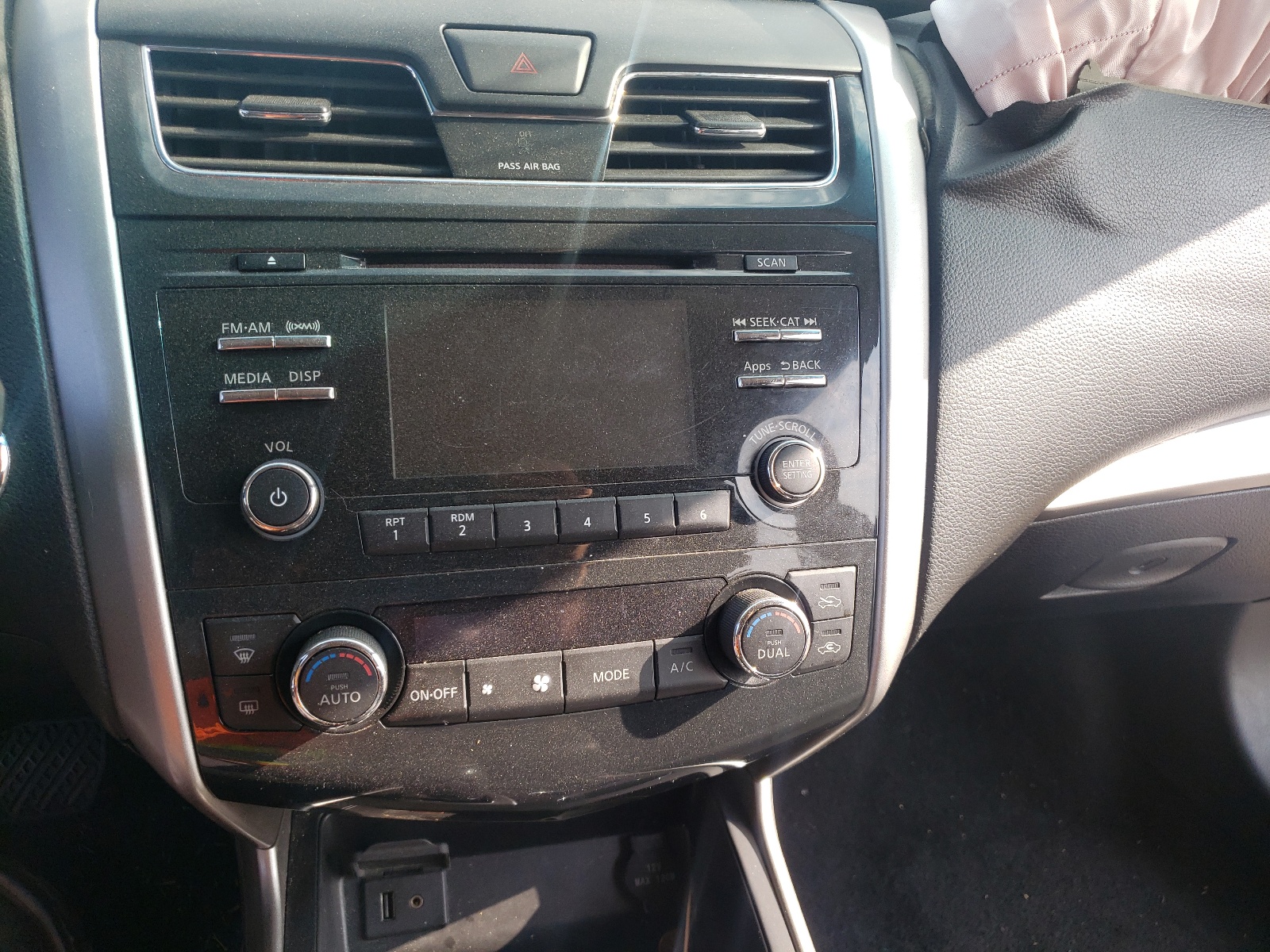Zdjęcie 9 z aukcji – 2015 NISSAN ALTIMA 2.5 z VIN 1N4AL3AP2FC294202