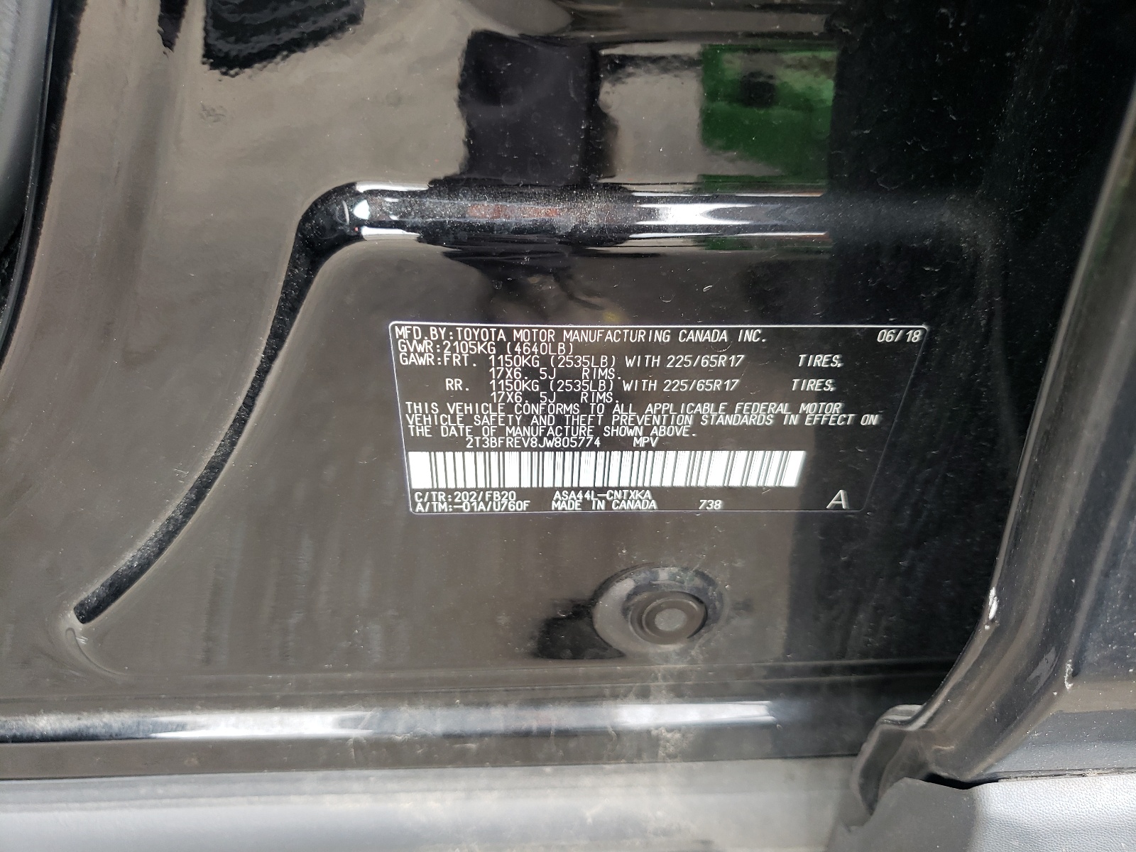 Photo 10 from auction – 2018 TOYOTA RAV4 LE with VIN 2T3BFREV8JW805774