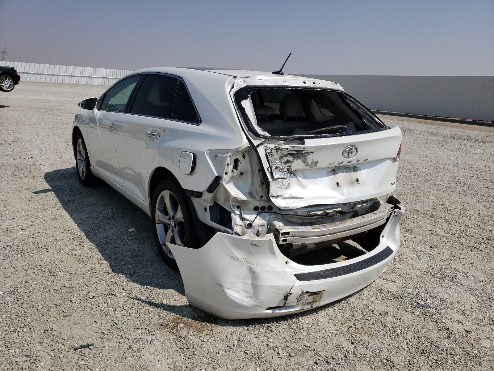 Photo 3 from auction – 2014 TOYOTA VENZA LE with VIN 4T3ZK3BB7EU068428
