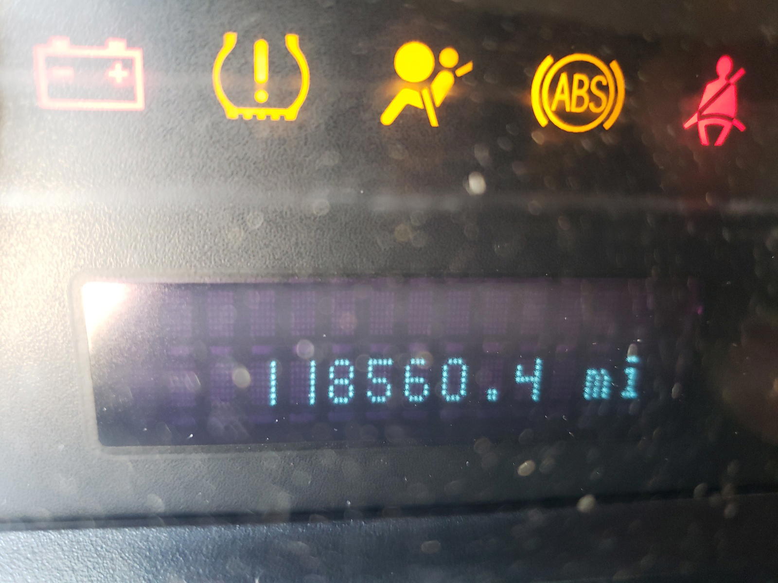 Photo 8 from auction – 2010 FORD ESCAPE with VIN 1FMCU9D71AKD16215