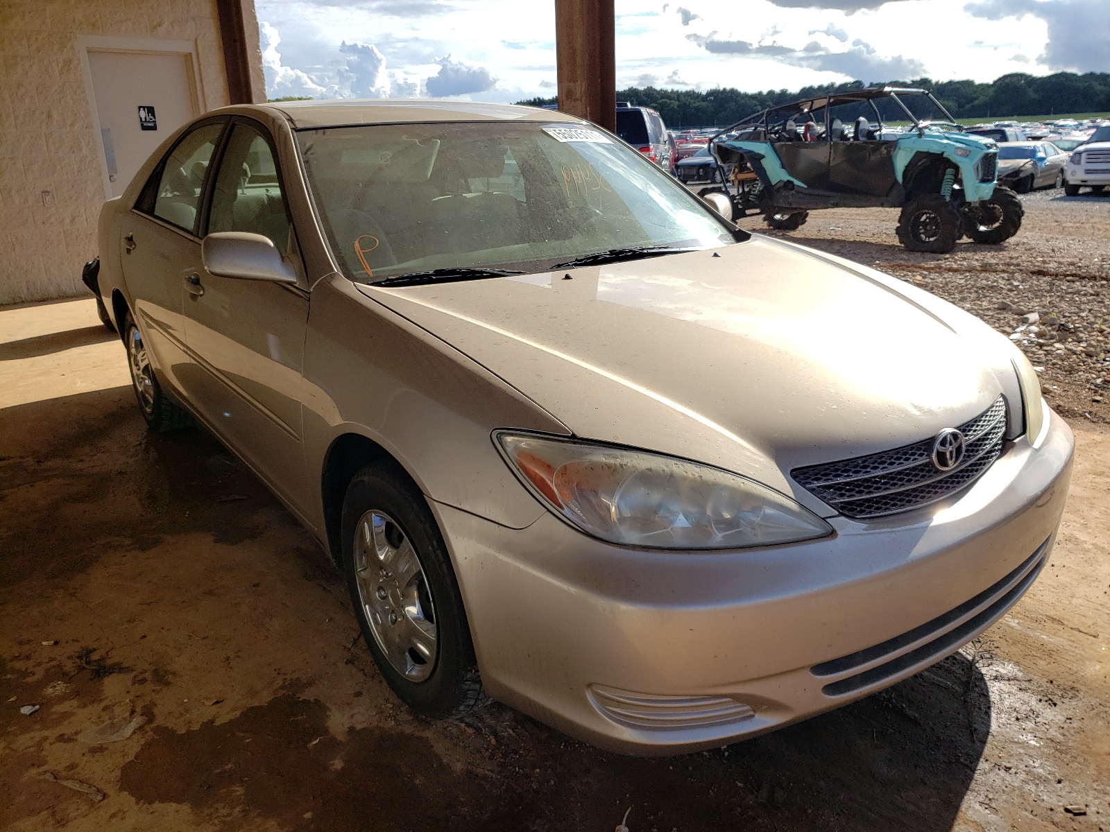 Photo 13 from auction – 2003 TOYOTA CAMRY LE with VIN 4T1BE32KX3U766367