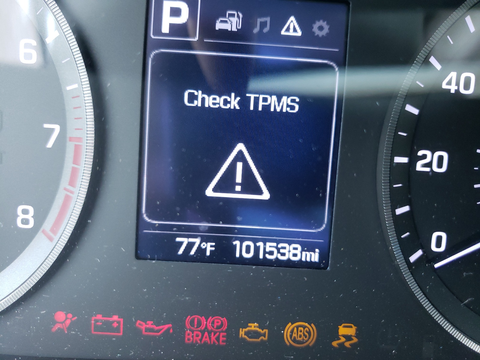 Photo 8 from auction – 2016 HYUNDAI SONATA SE with VIN 5NPE24AF2GH404196