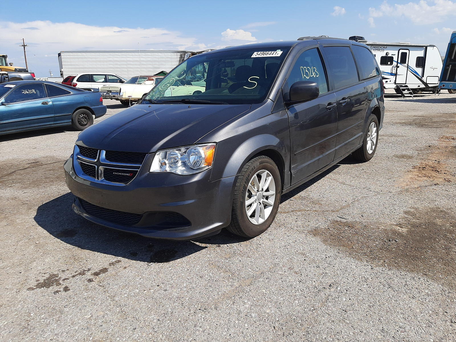 Photo 2 from auction – 2016 DODGE GRAND CARA with VIN 2C4RDGCGXGR362043