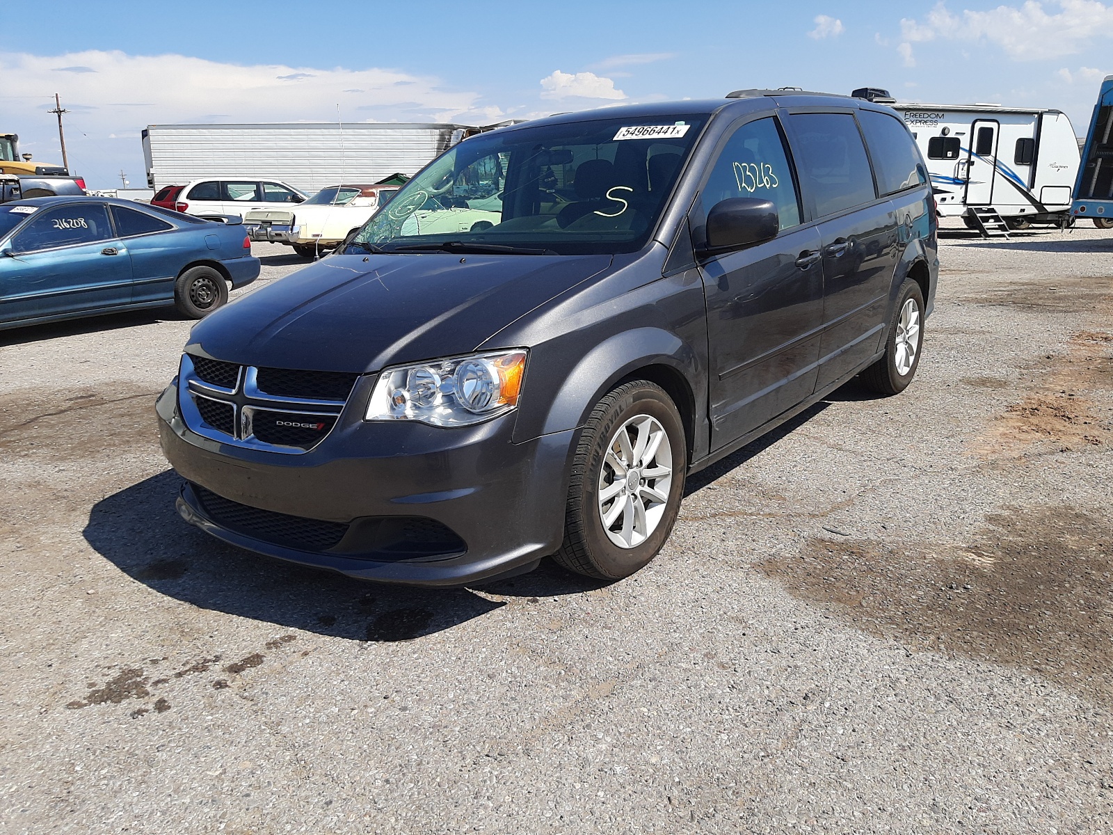 صورة رقم 2 من المزاد - 2016 DODGE GRAND CARA مع VIN 2C4RDGCGXGR362043