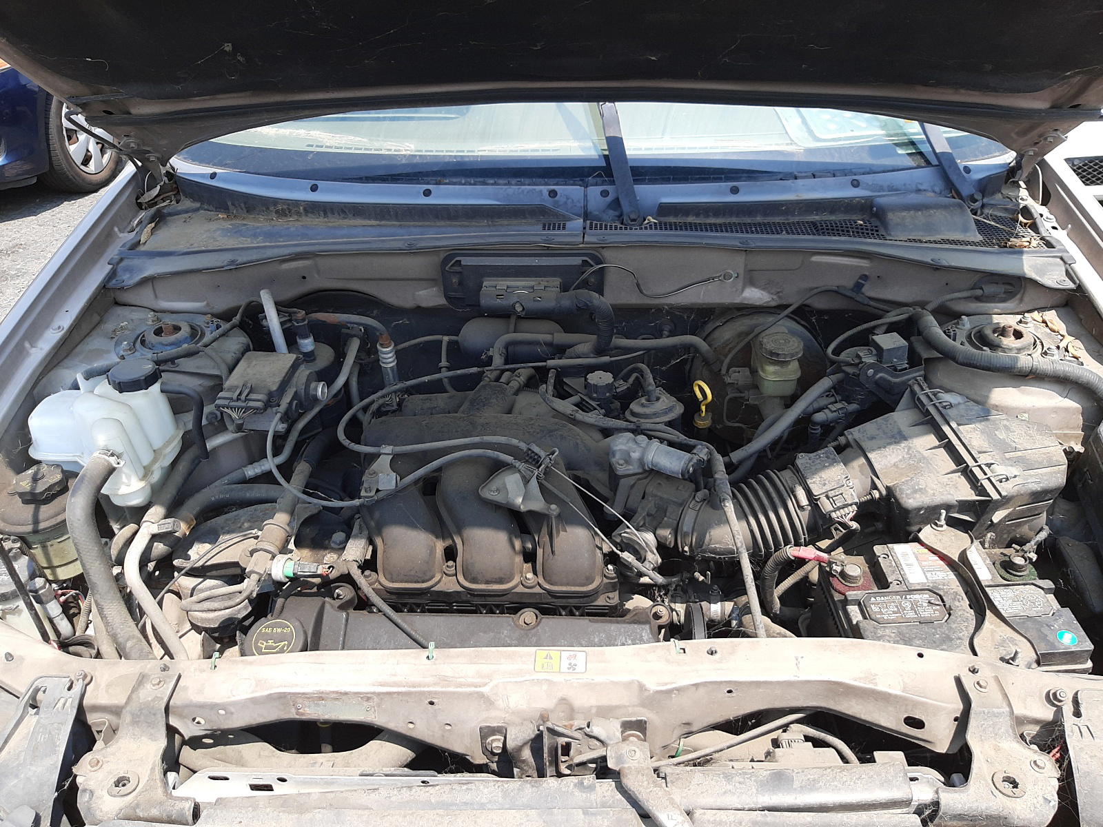 Photo 7 from auction – 2001 MAZDA TRIBUTE LX with VIN 4F2CU081X1KM50341