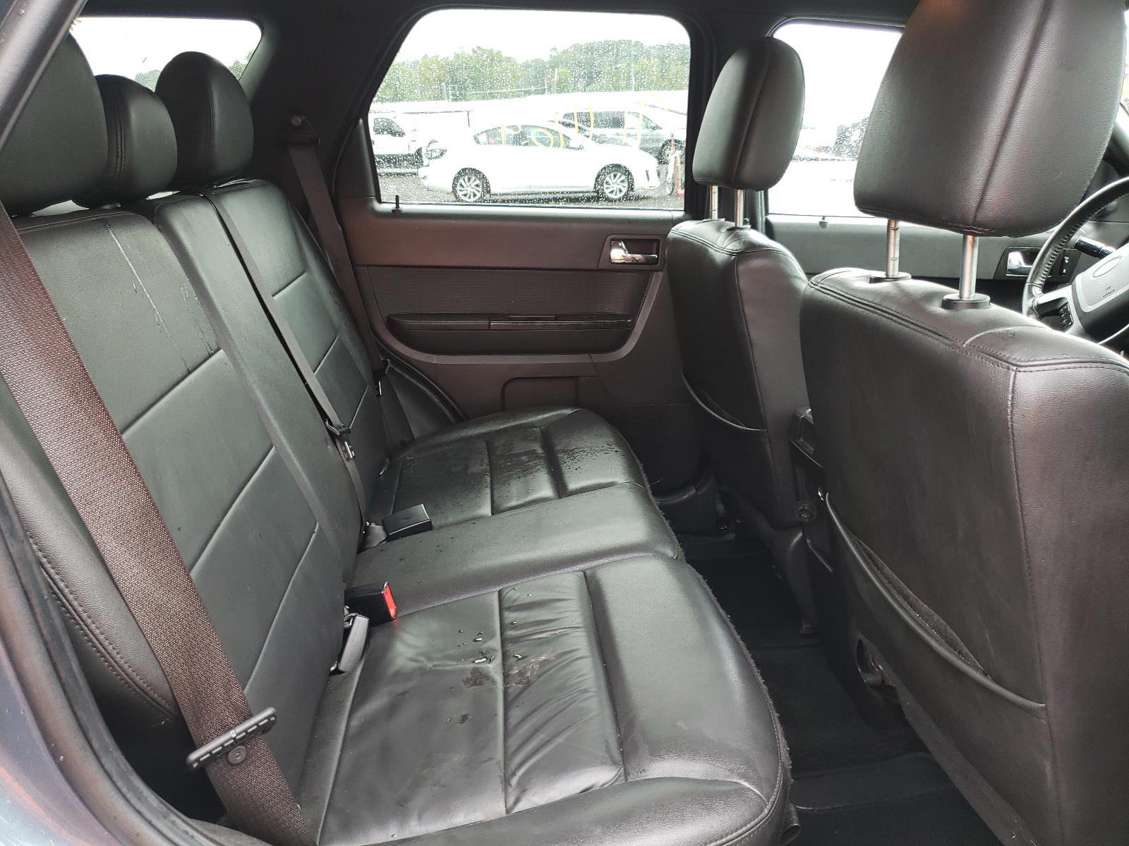 Photo 6 from auction – 2011 FORD ESCAPE with VIN 1FMCU9EG0BKB17768