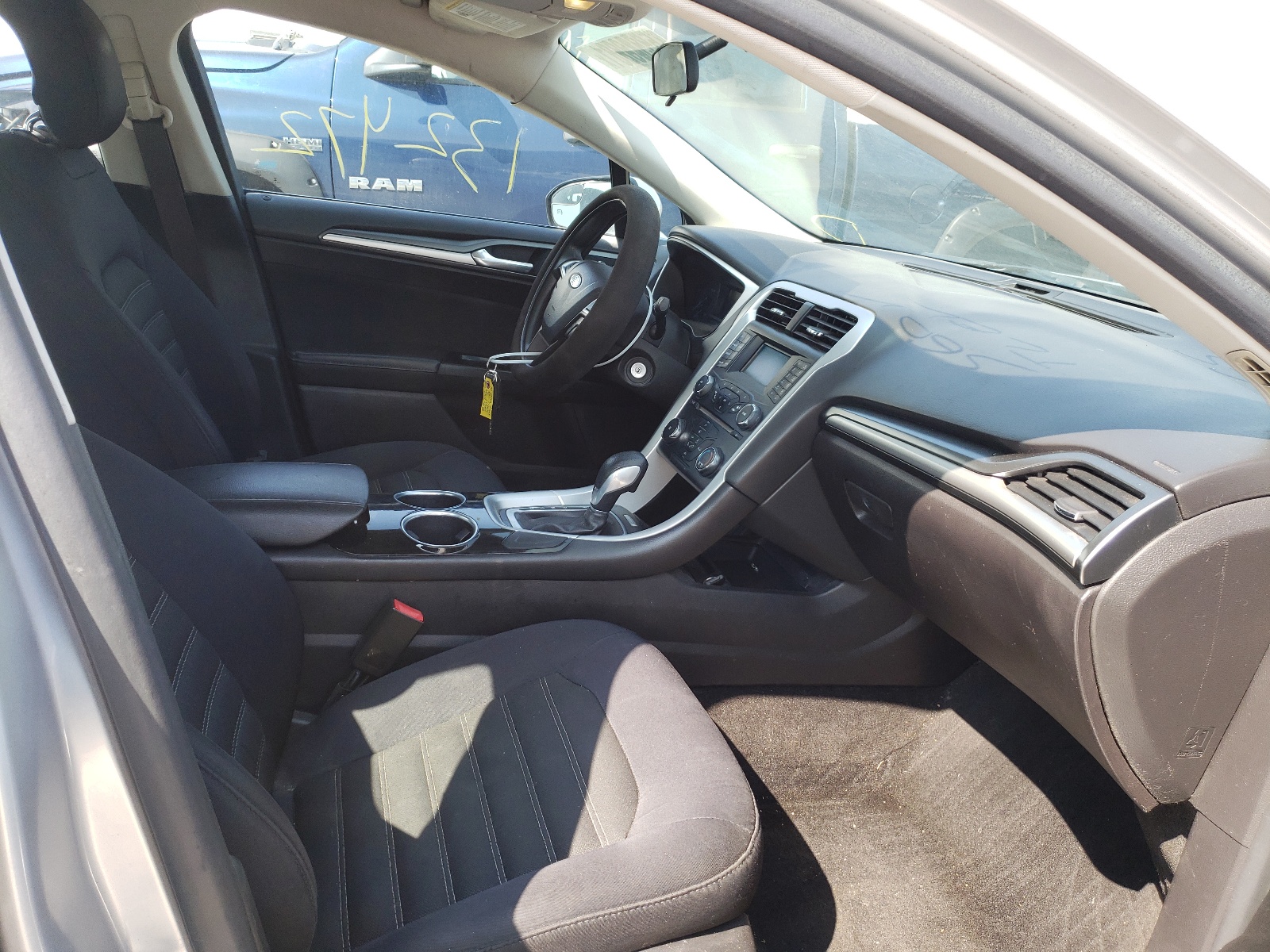 Photo 5 from auction – 2014 FORD FUSION SE with VIN 3FA6P0H75ER143692