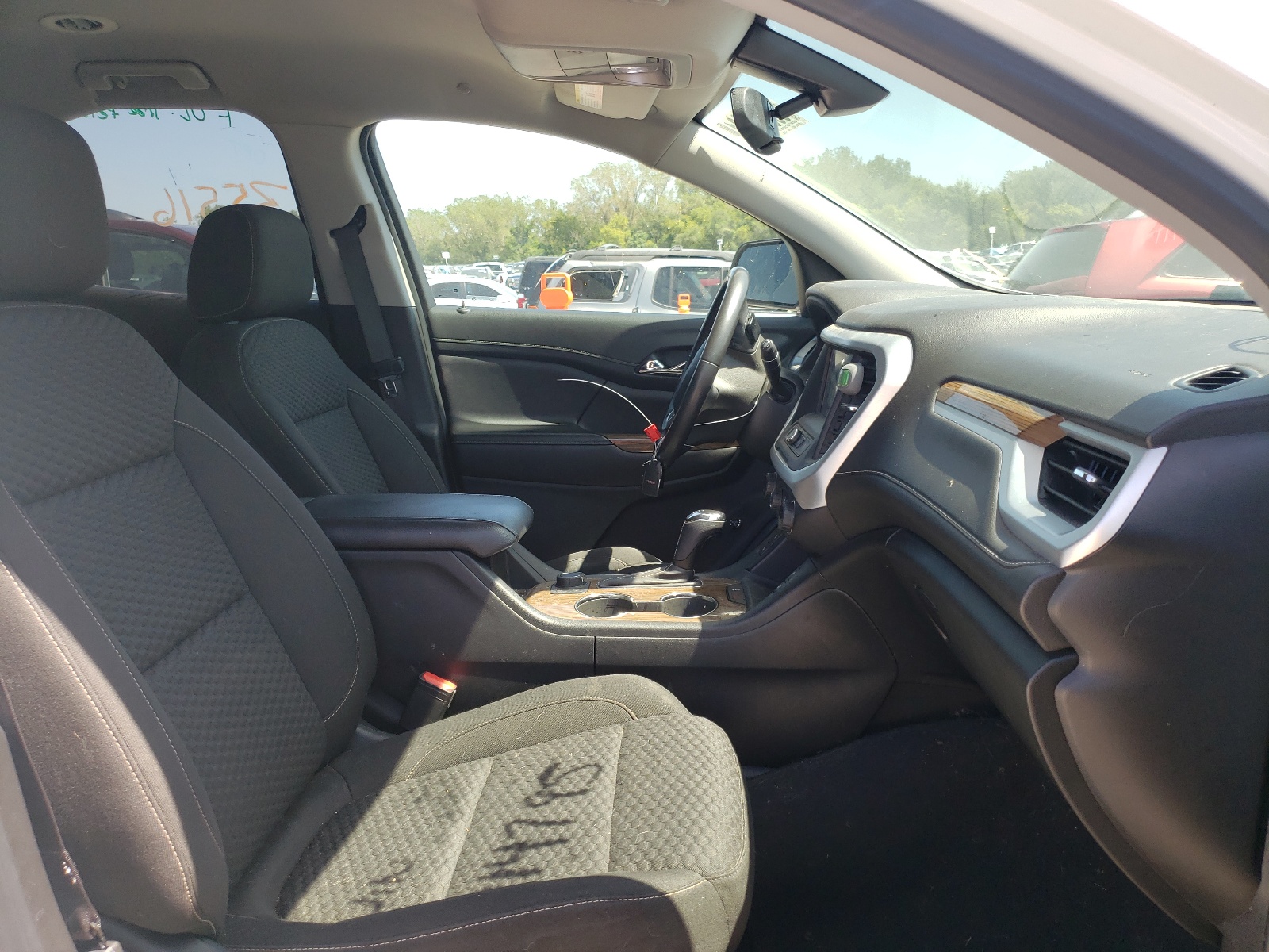 Photo 5 from auction – 2019 GMC ACADIA SLE with VIN 1GKKNSLA8KZ214795