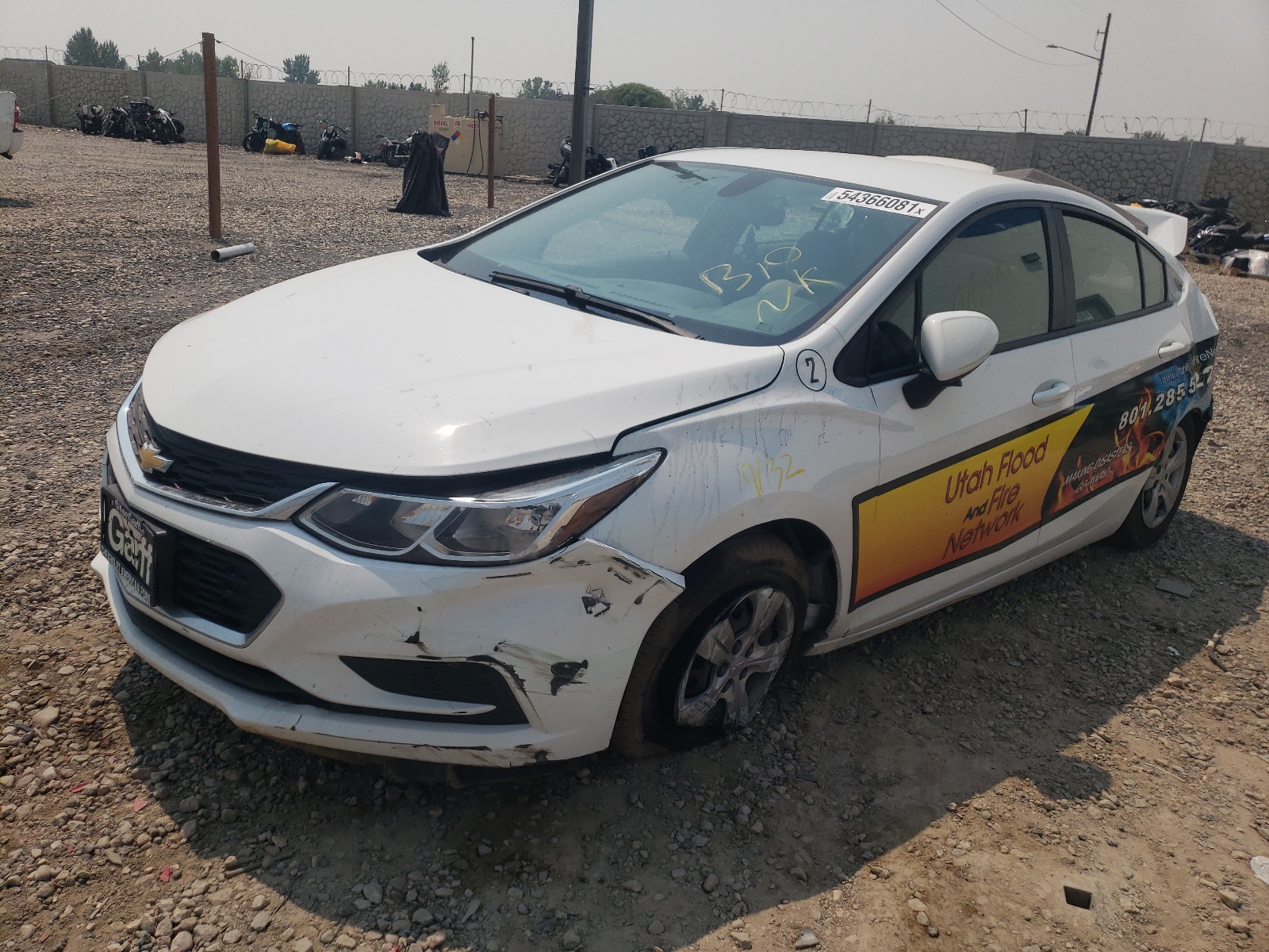Photo 2 from auction – 2017 CHEVROLET CRUZE LS with VIN 3G1BC5SM5HS566388