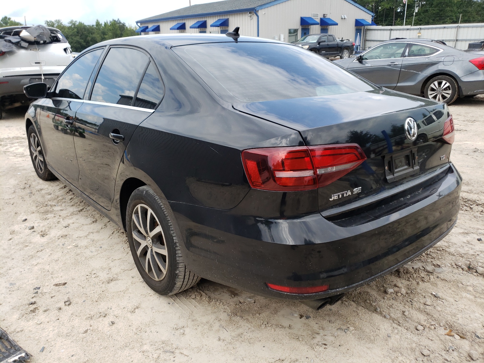 Photo 3 from auction – 2017 VOLKSWAGEN JETTA SE with VIN 3VWDB7AJ4HM414531