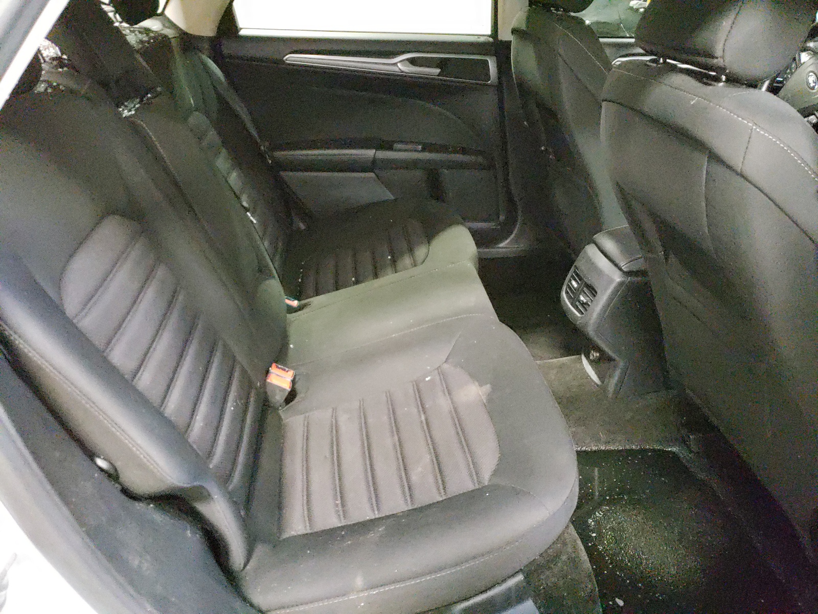 Photo 6 from auction – 2017 FORD FUSION SE with VIN 3FA6P0LU7HR374322