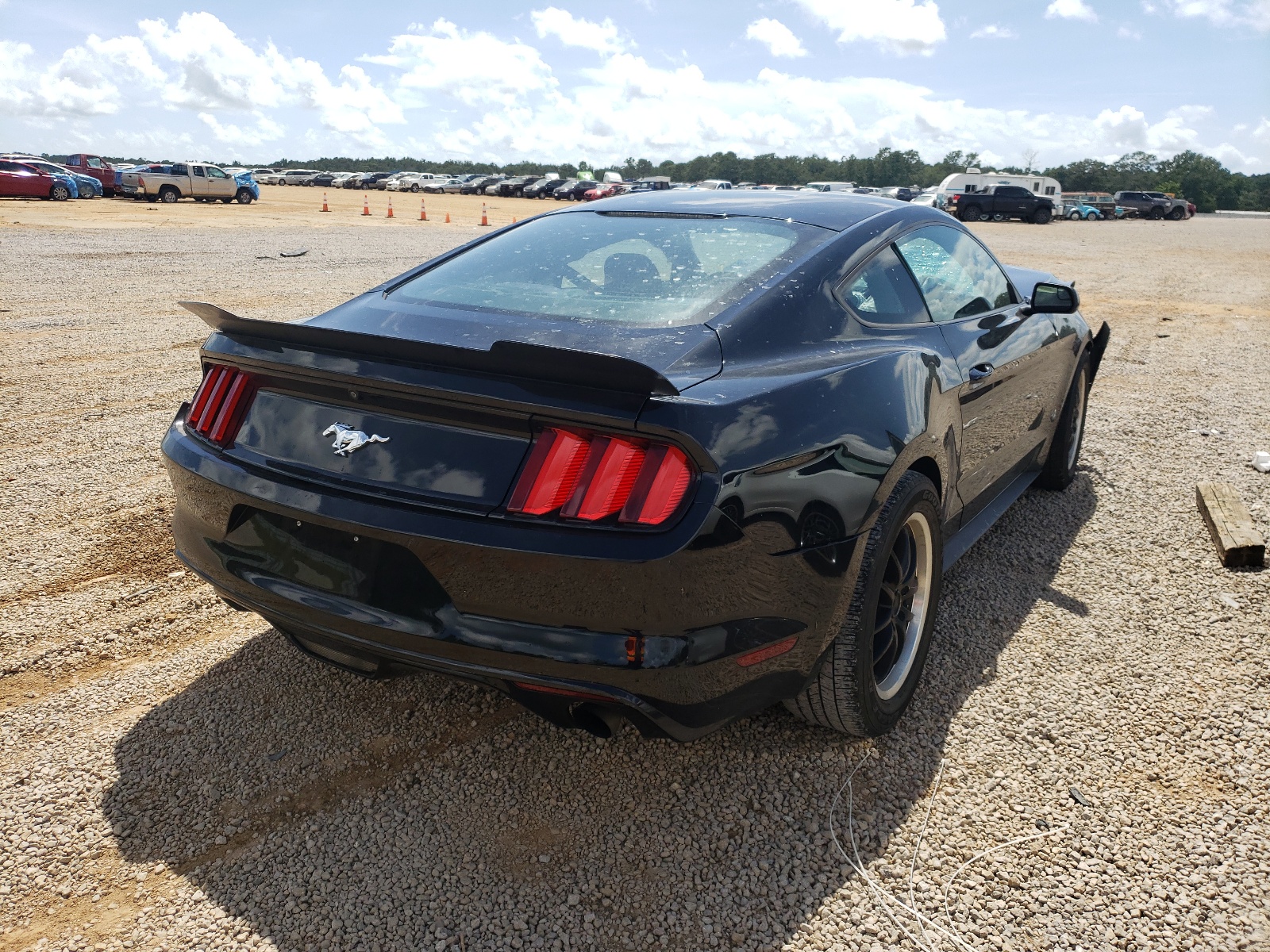 Photo 4 from auction – 2017 FORD MUSTANG with VIN 1FA6P8TH3H5275842