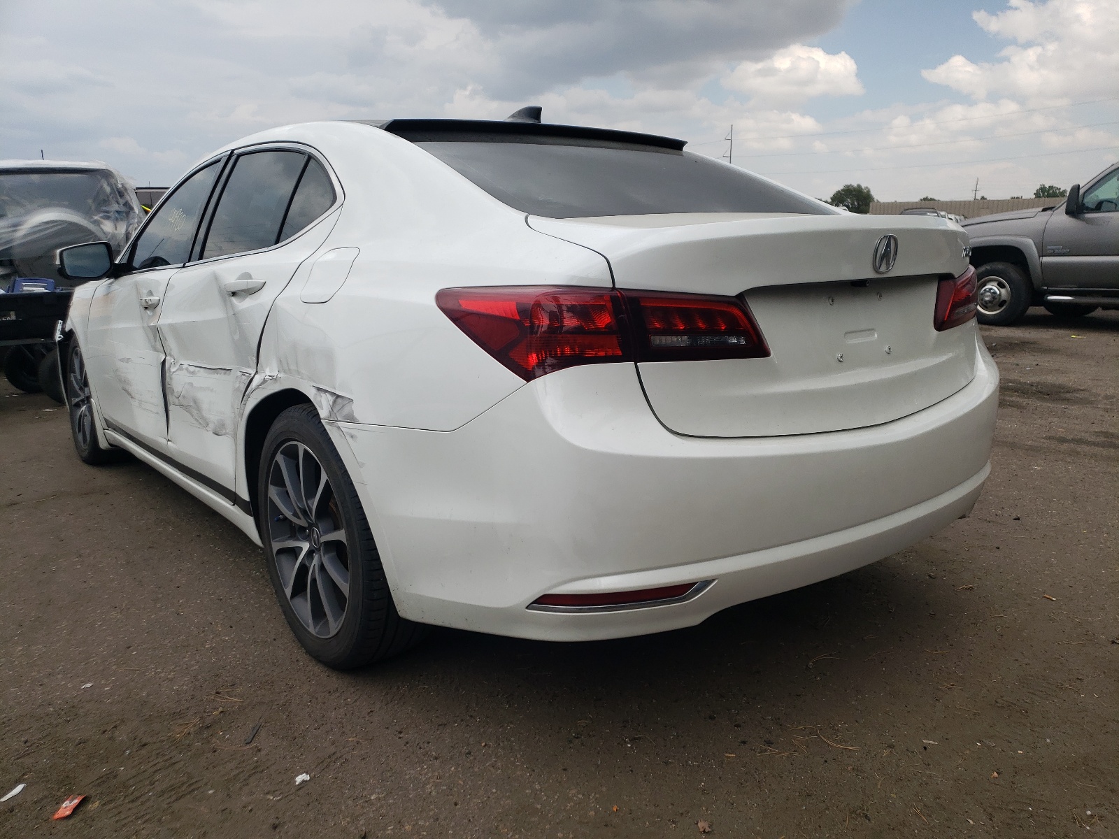 Zdjęcie 3 z aukcji – 2015 ACURA TLX z VIN 19UUB2F30FA011254