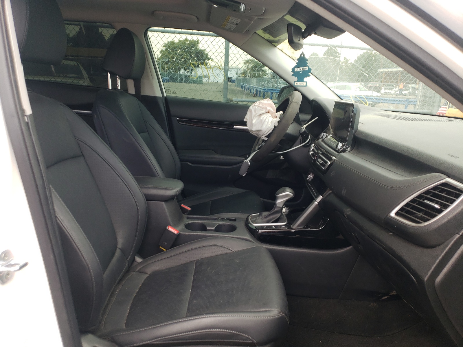 Photo 5 from auction – 2021 KIA SELTOS SX with VIN KNDETCA21M7088150