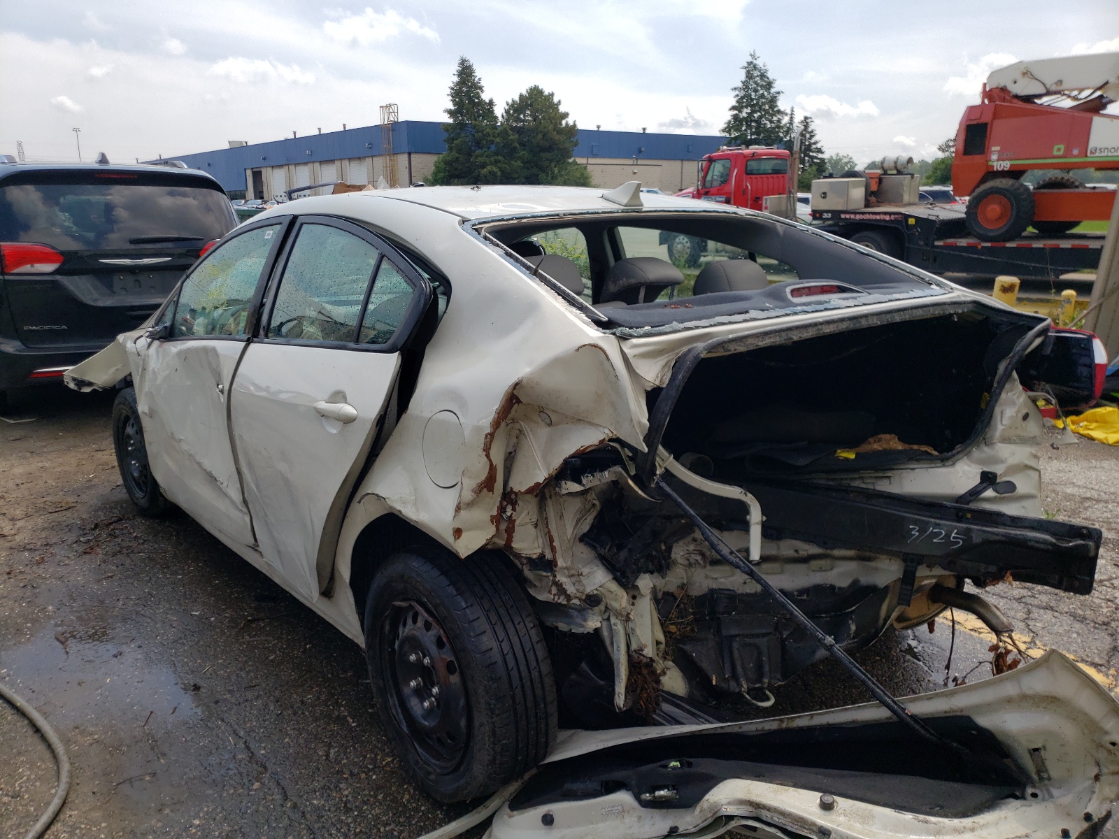 Photo 3 from auction – 2014 KIA FORTE LX with VIN KNAFK4A69E5061319