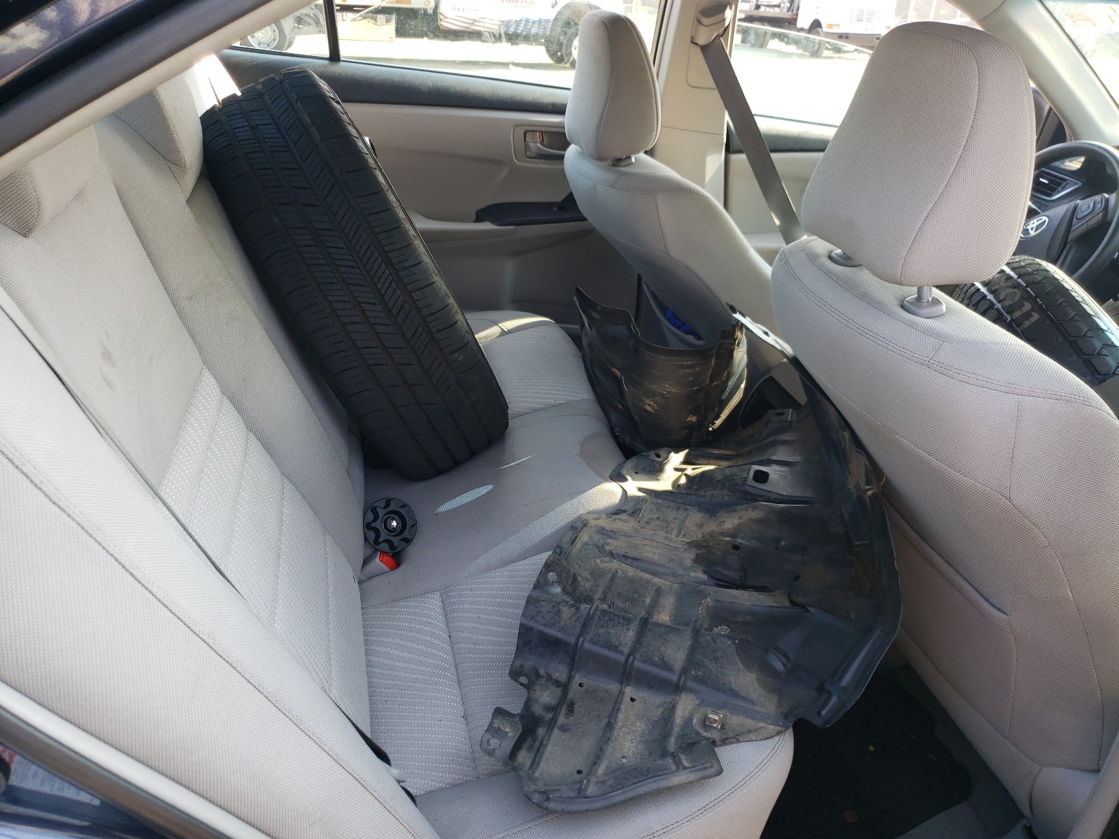 Photo 6 from auction – 2016 TOYOTA CAMRY HYBR with VIN 4T1BD1FK9GU179357