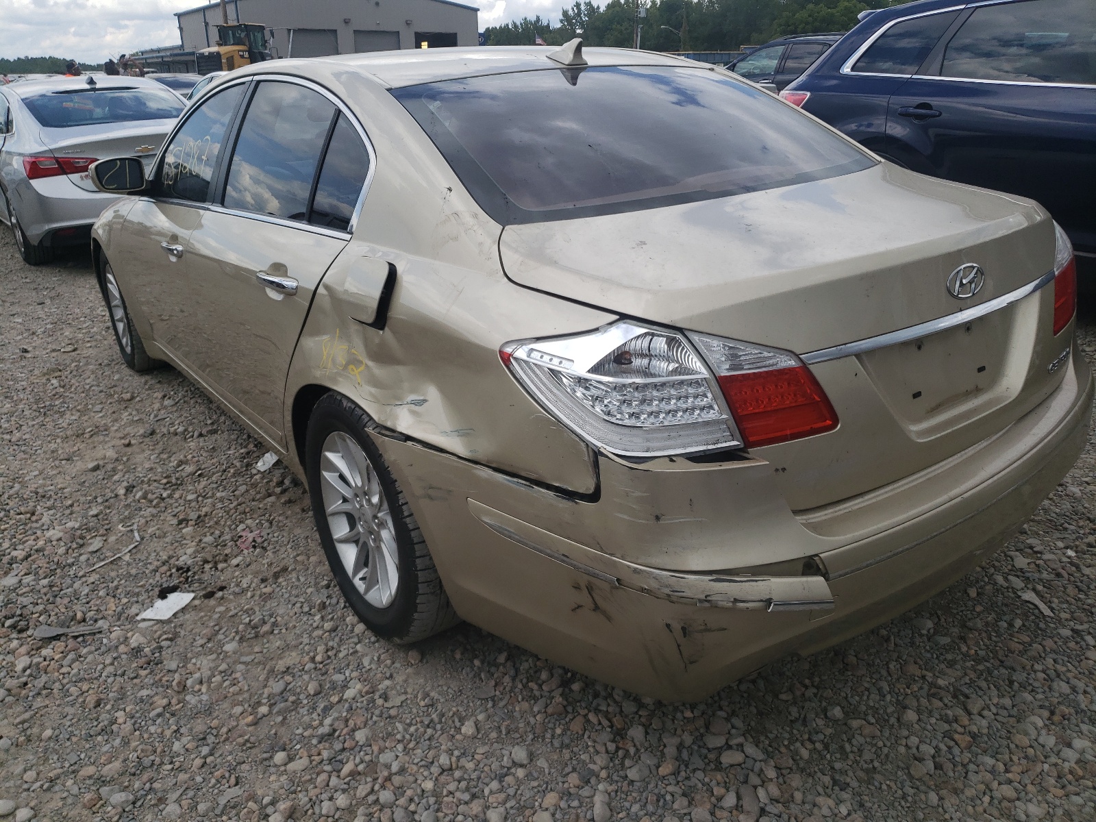 Photo 3 from auction – 2011 HYUNDAI GENESIS 3. with VIN KMHGC4DE7BU135907