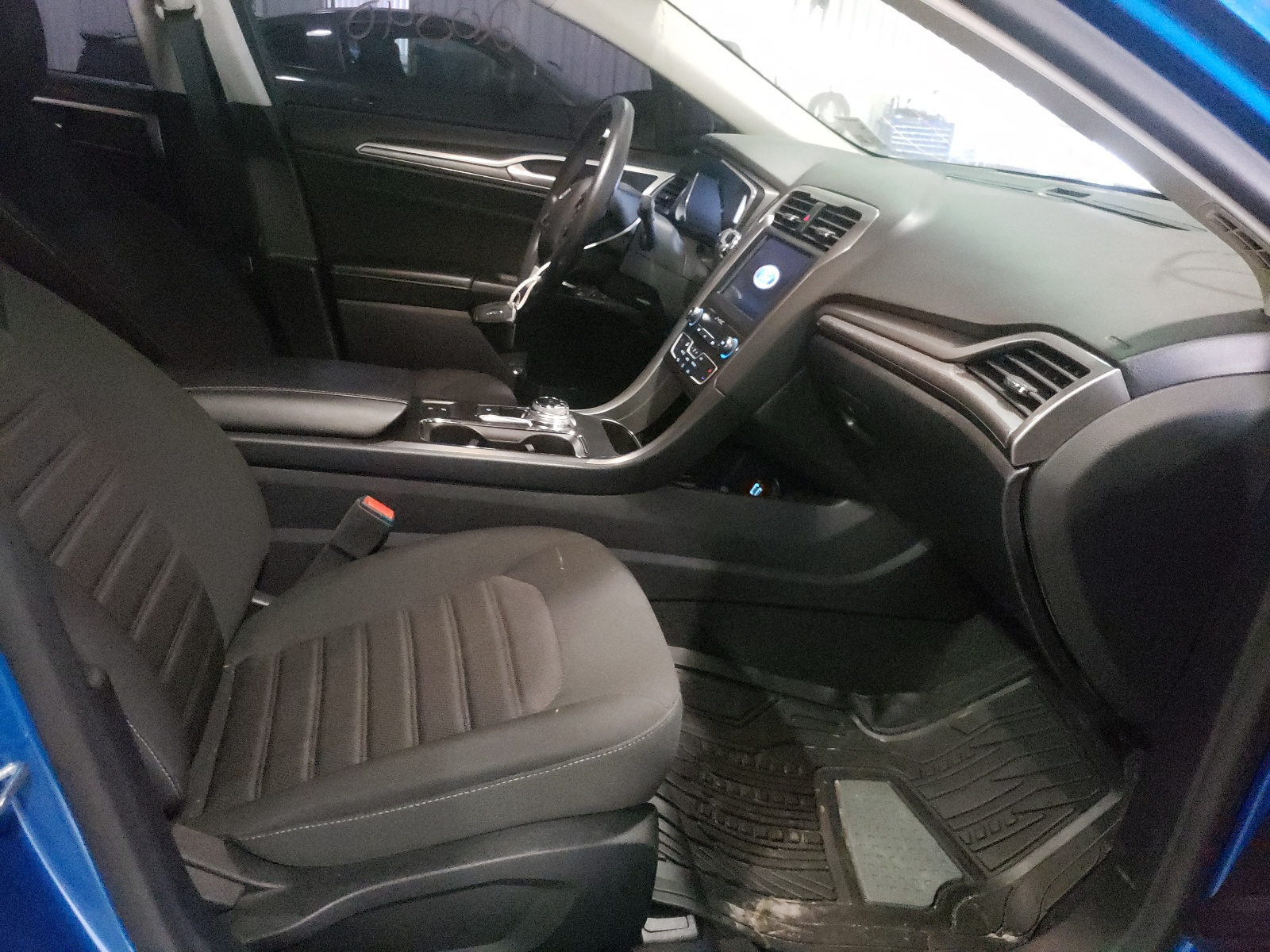 Photo 5 from auction – 2020 FORD FUSION SE with VIN 3FA6P0HD0LR232475
