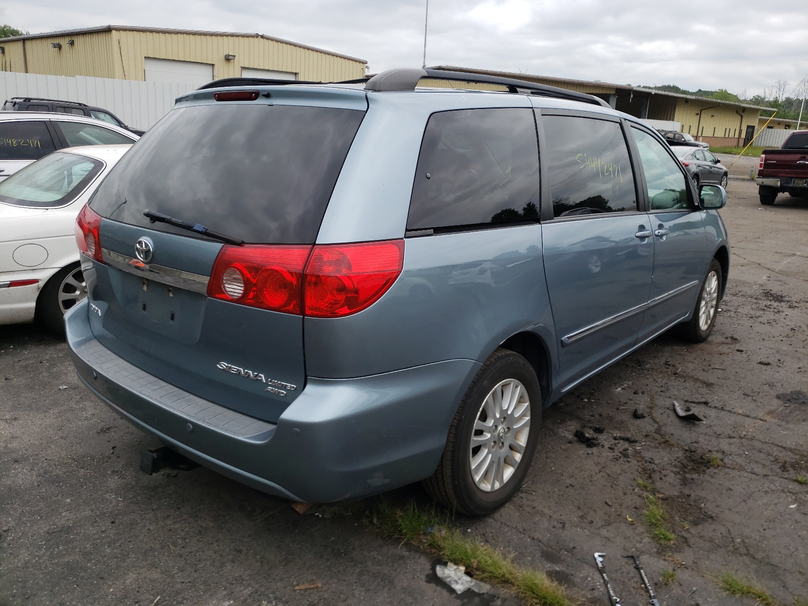 Photo 4 from auction – 2008 TOYOTA SIENNA with VIN 5TDBK22C08S011742