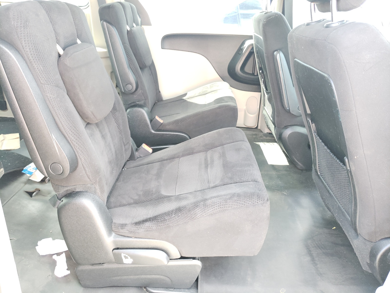 Photo 6 from auction – 2013 CHRYSLER TOWN & COU with VIN 2C4RC1BG0DR675728