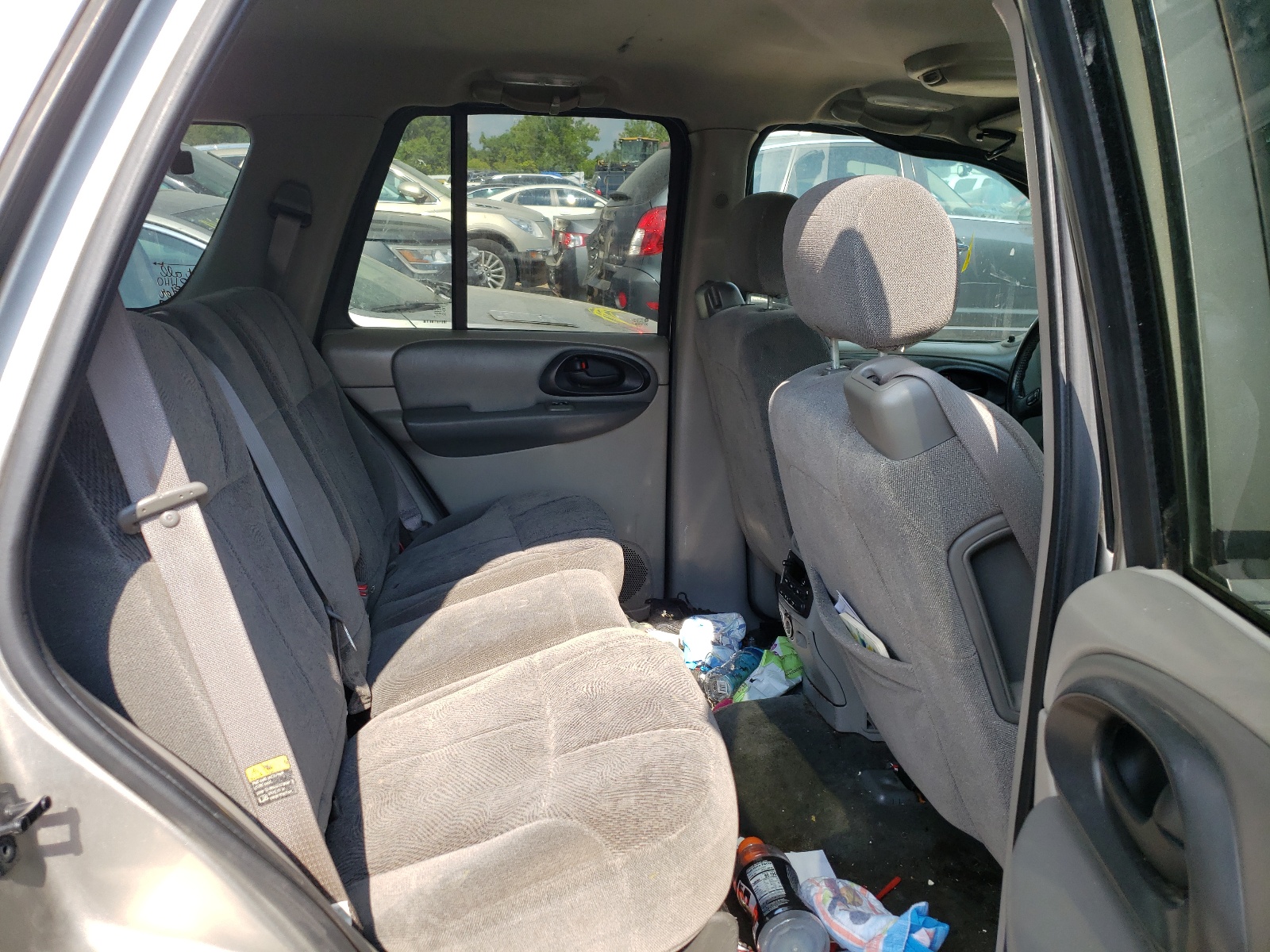 Photo 6 from auction – 2003 CHEVROLET TRAILBLAZE with VIN 1GNDT13S432374669