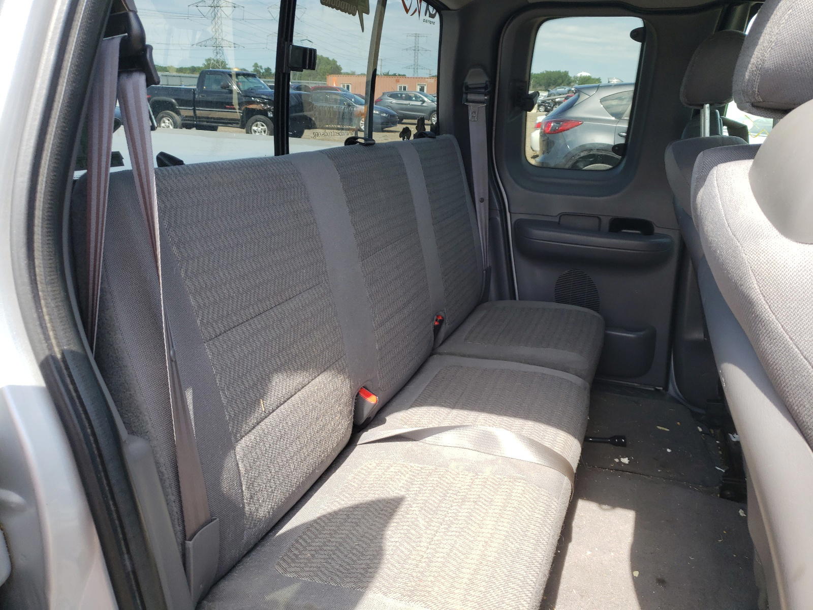 Photo 6 from auction – 2002 FORD F150 with VIN 2FTRX17W12CA01737