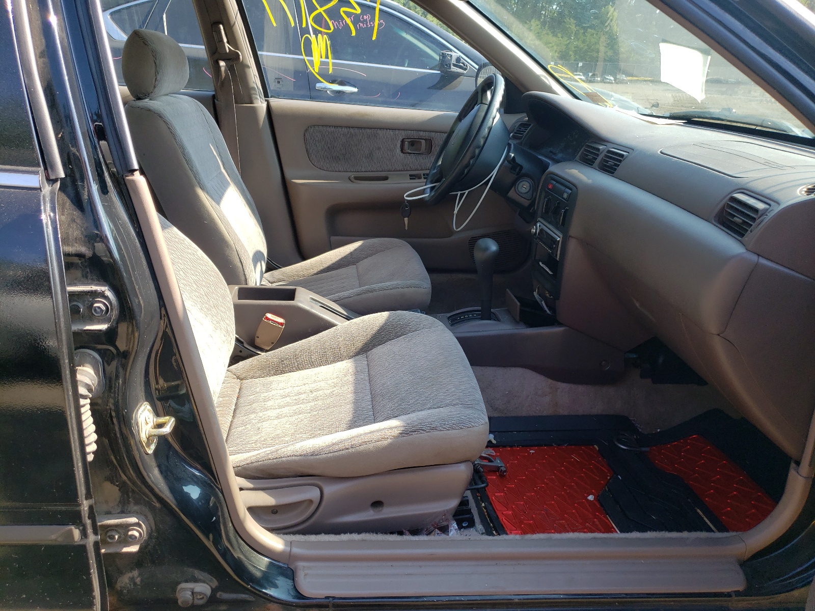 Photo 5 from auction – 1998 NISSAN SENTRA XE with VIN 3N1AB41D9WL049722