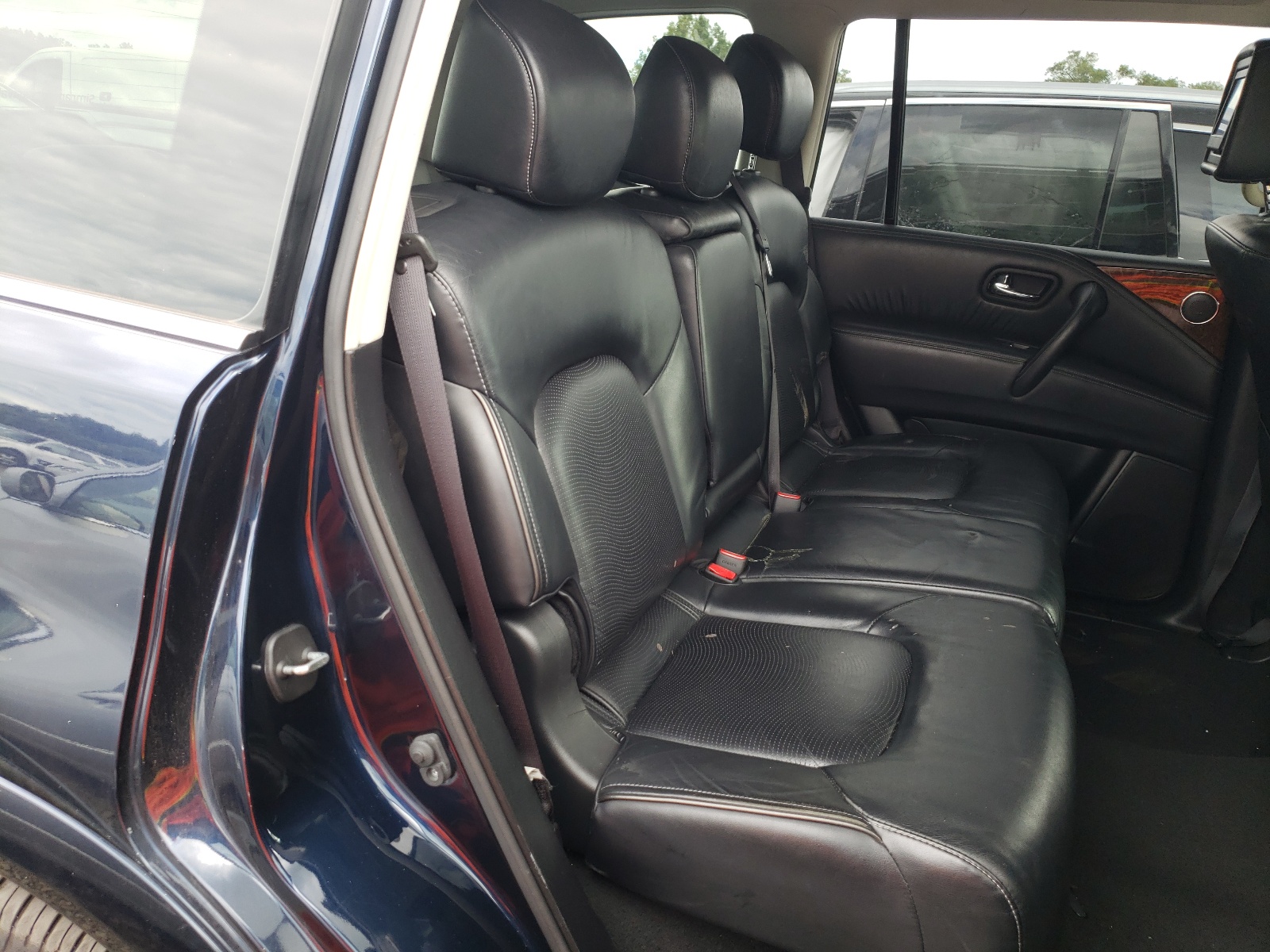 Photo 6 from auction – 2015 INFINITI QX80 with VIN JN8AZ2NC9F9371871
