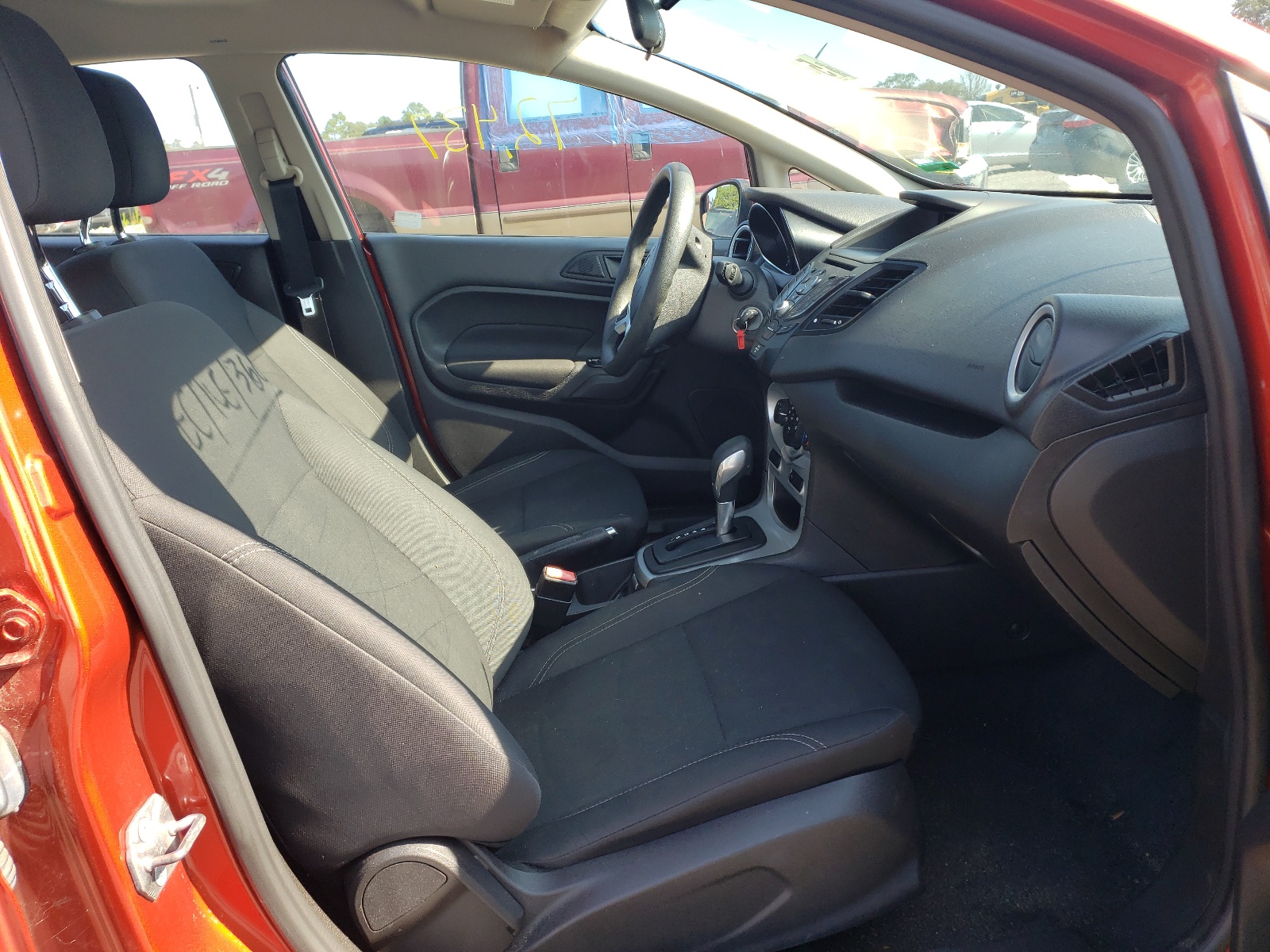 Photo 5 from auction – 2018 FORD FIESTA SE with VIN 3FADP4BJ2JM145040