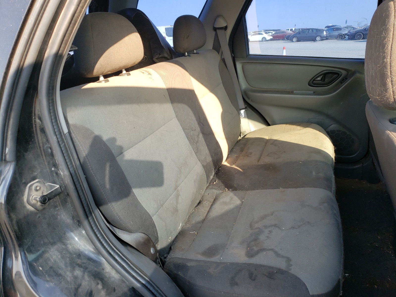 Photo 6 from auction – 2003 FORD ESCAPE XLS with VIN 1FMYU92193KA39160