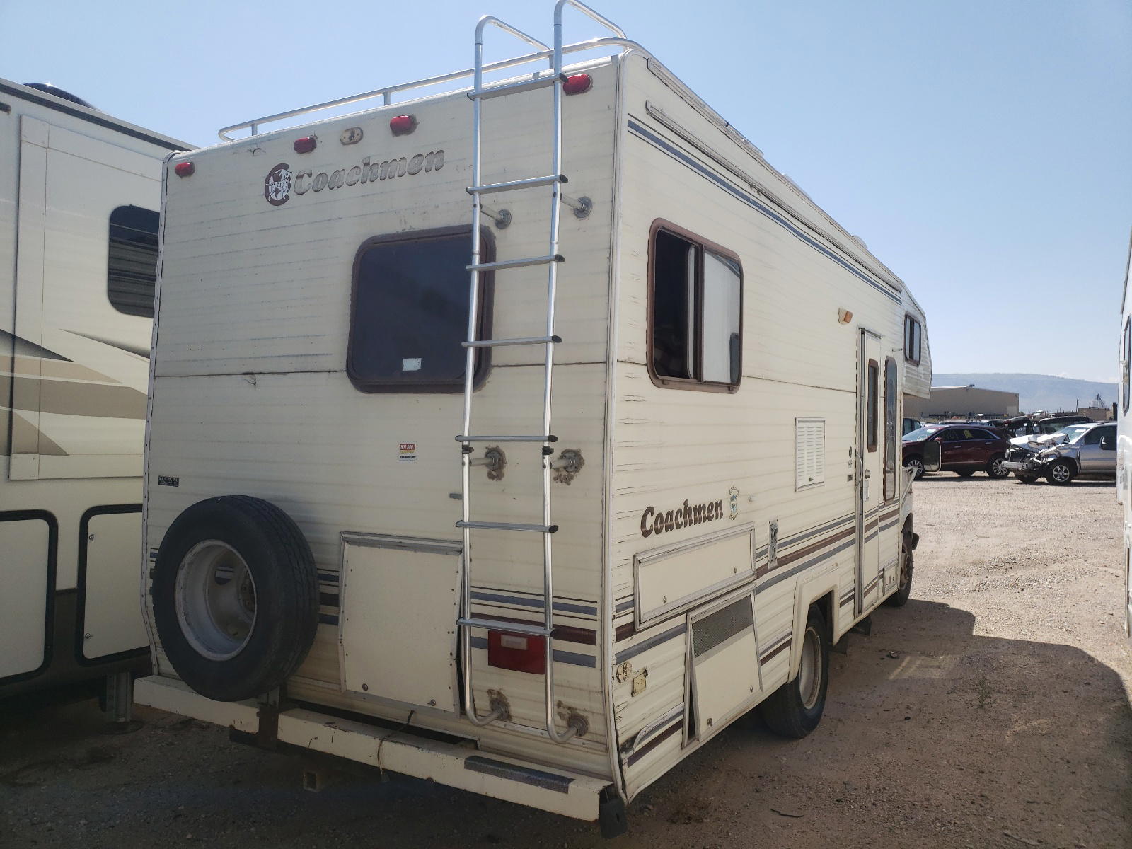 Photo 4 from auction – 1987 COACH CRUSADER with VIN 1FDKE30L3HHB36265