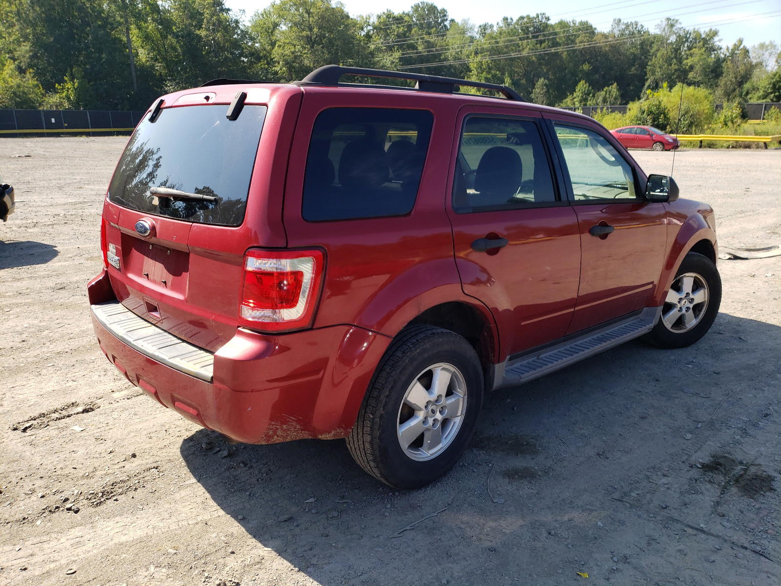 Photo 4 from auction – 2010 FORD ESCAPE with VIN 1FMCU9D71AKD16215