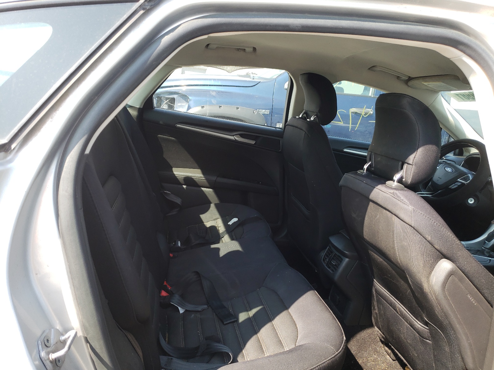 Photo 6 from auction – 2014 FORD FUSION SE with VIN 3FA6P0H75ER143692