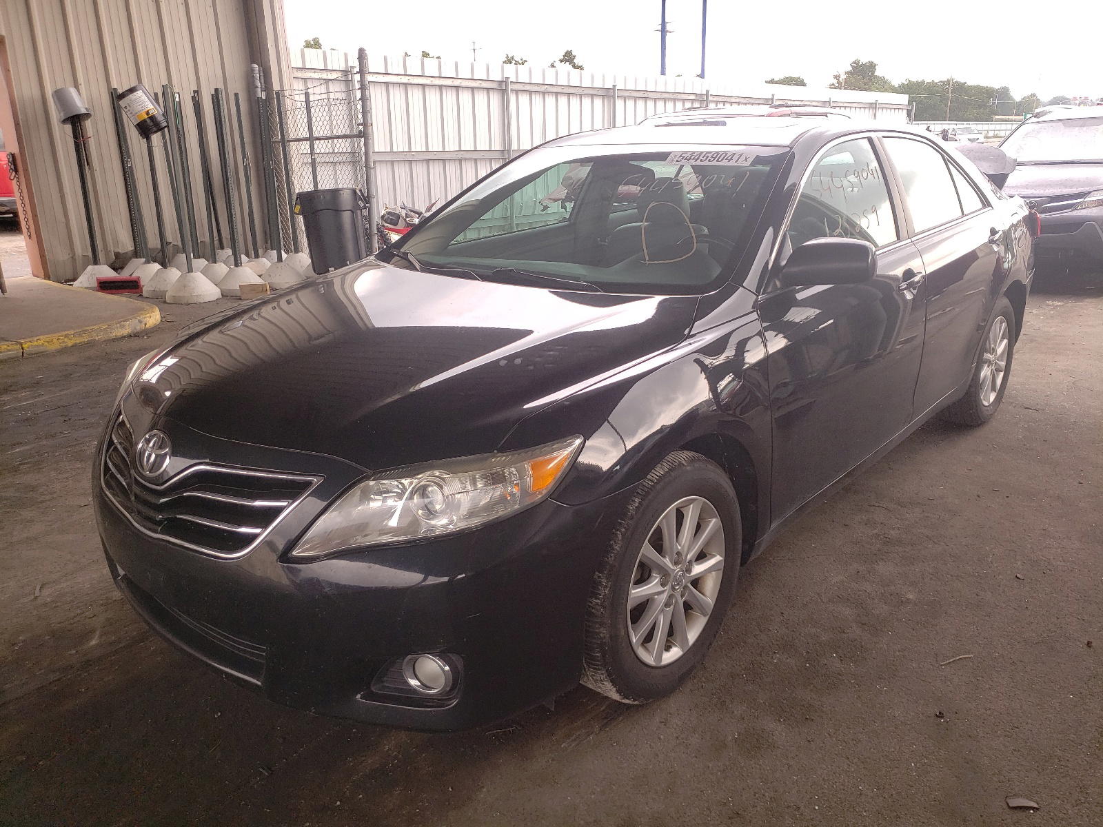 Photo 2 from auction – 2011 TOYOTA CAMRY BASE with VIN 4T1BF3EK6BU760914
