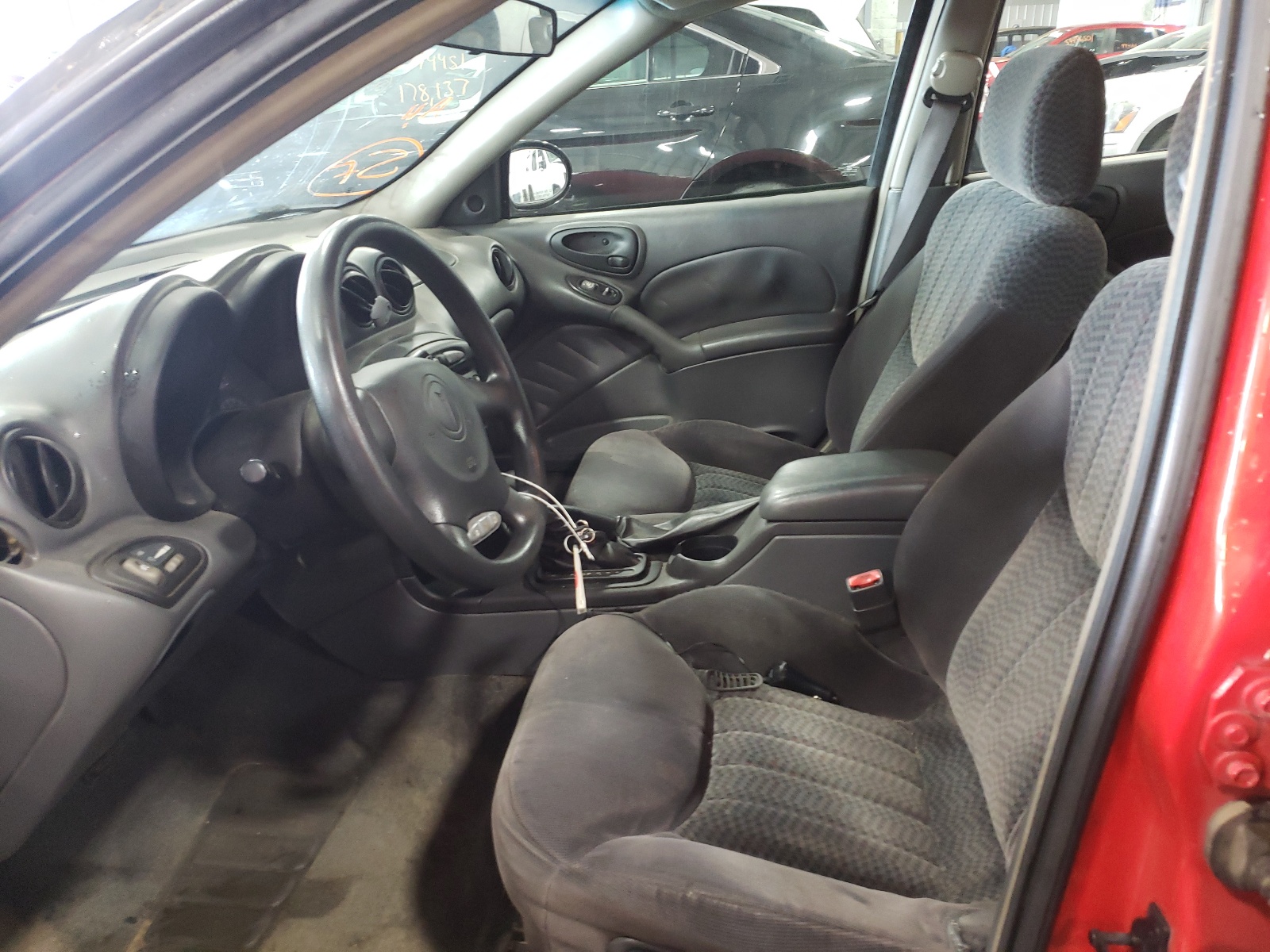Photo 5 from auction – 2002 PONTIAC GRAND AM S with VIN 1G2NF52E52C101101