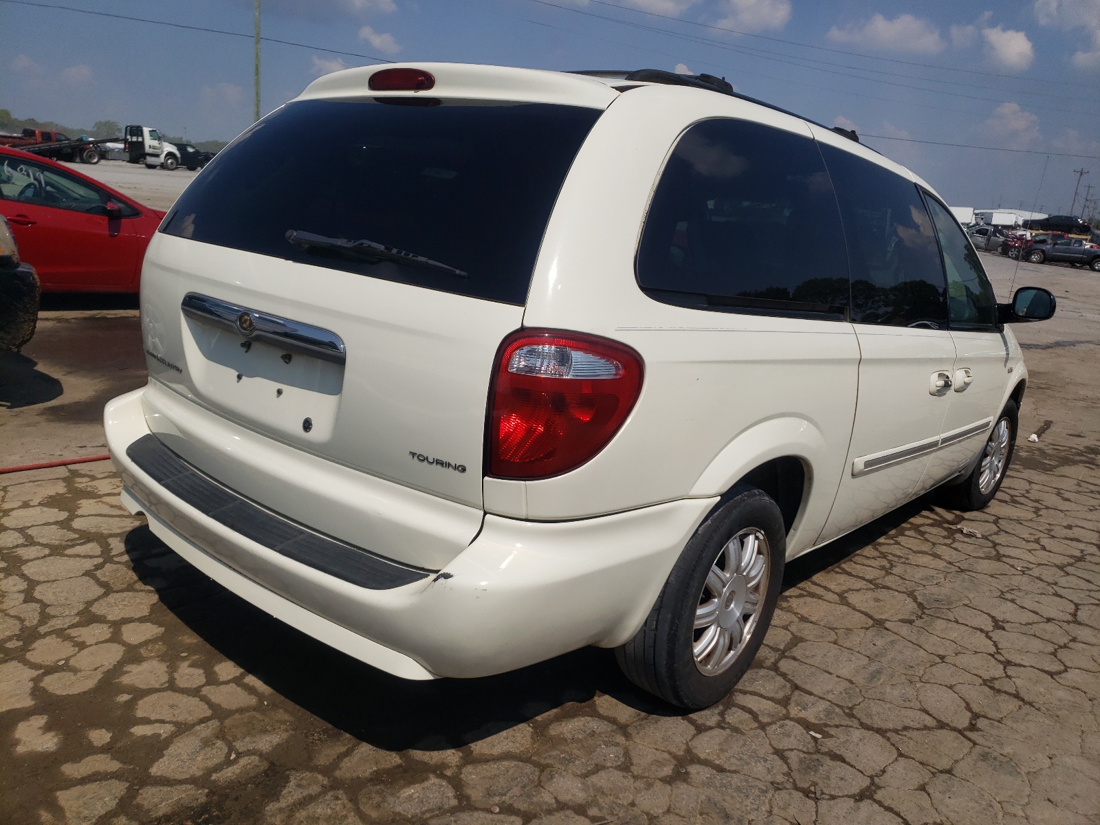 Photo 4 from auction – 2007 CHRYSLER TOWN & COU with VIN 2A4GP54L87R192483
