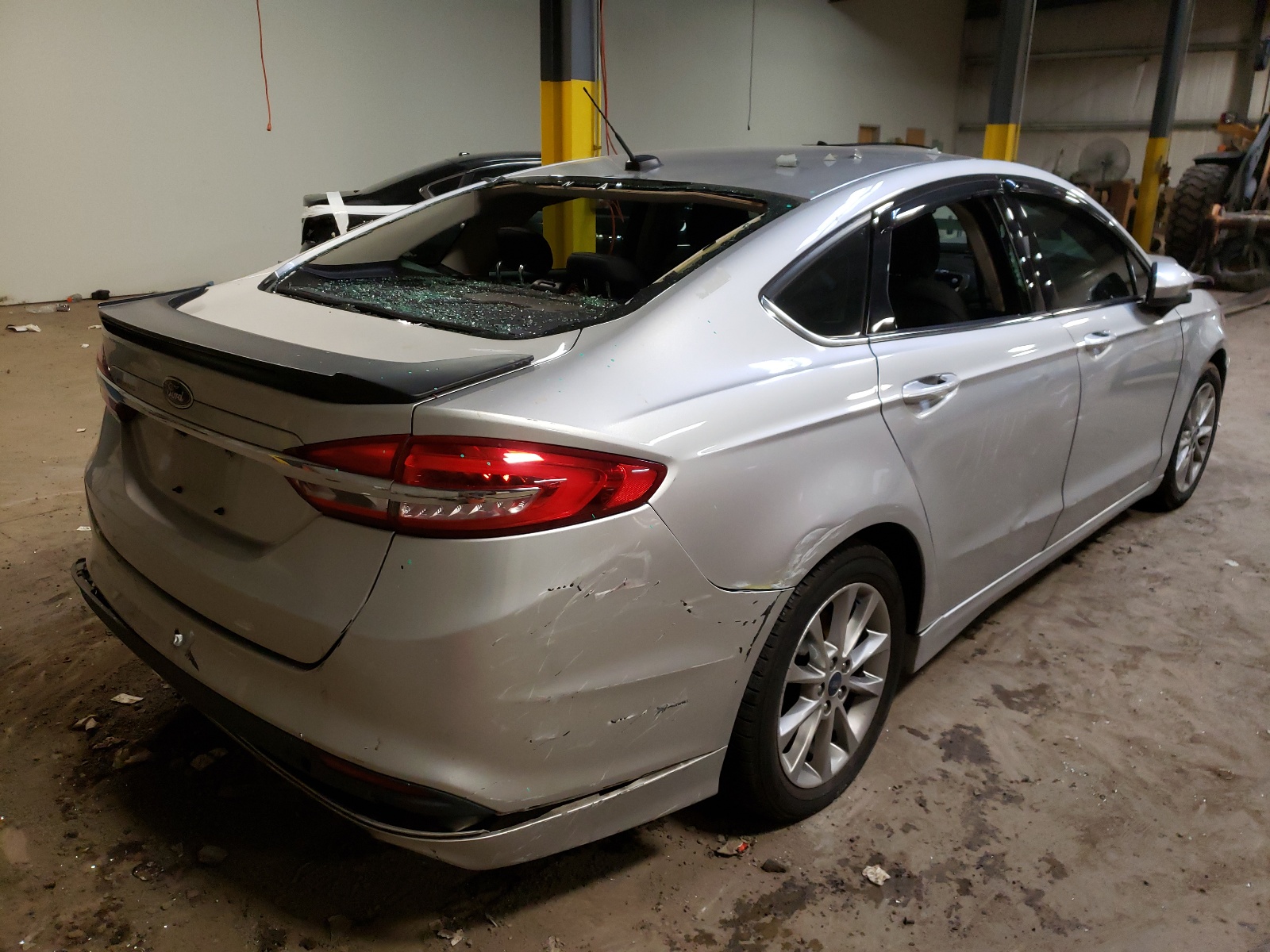 Photo 4 from auction – 2017 FORD FUSION SE with VIN 3FA6P0LU7HR374322