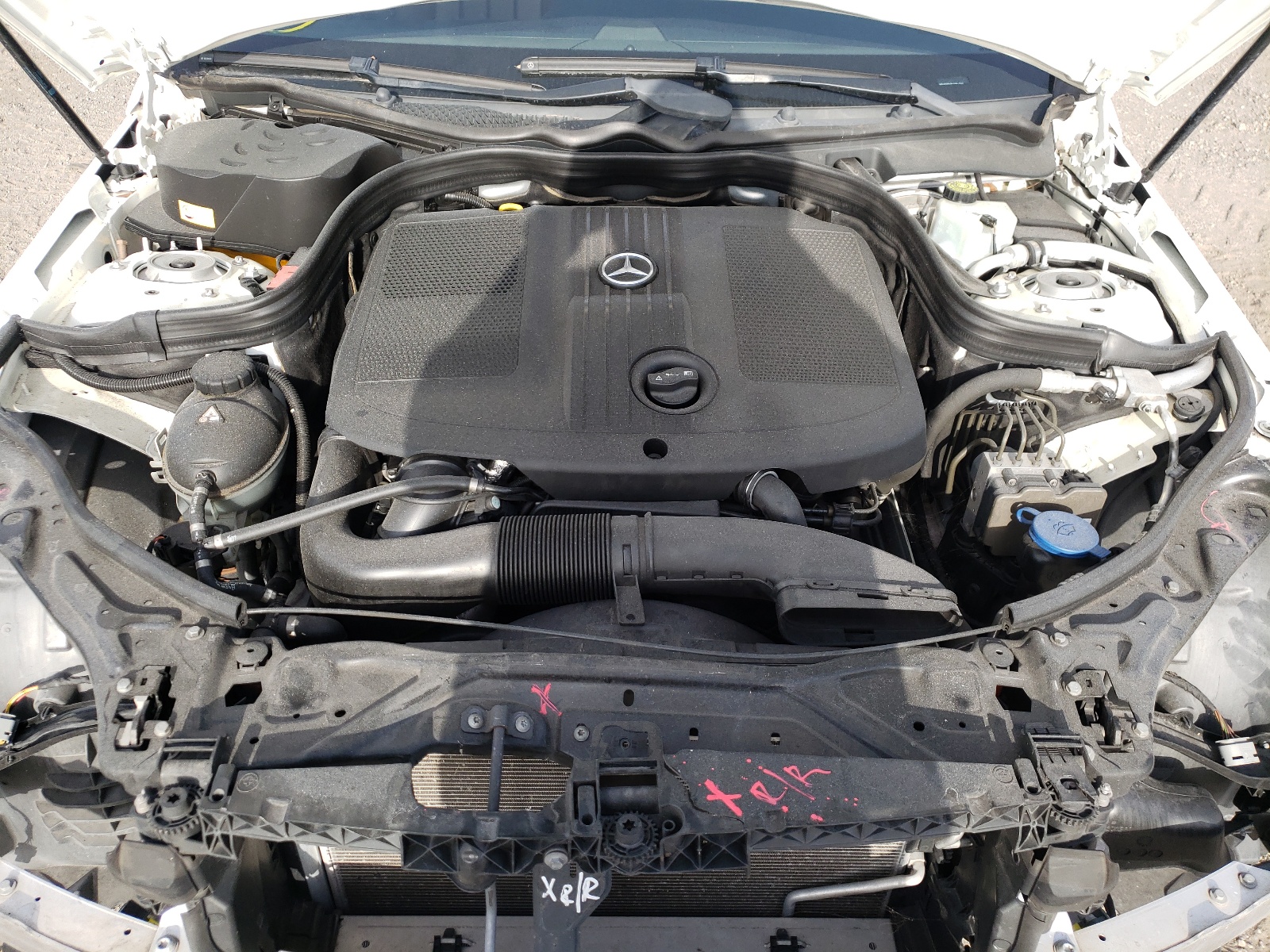 Photo 7 from auction – 2014 MERCEDES-BENZ E 250 BLUE with VIN WDDHF0EB2EA936592