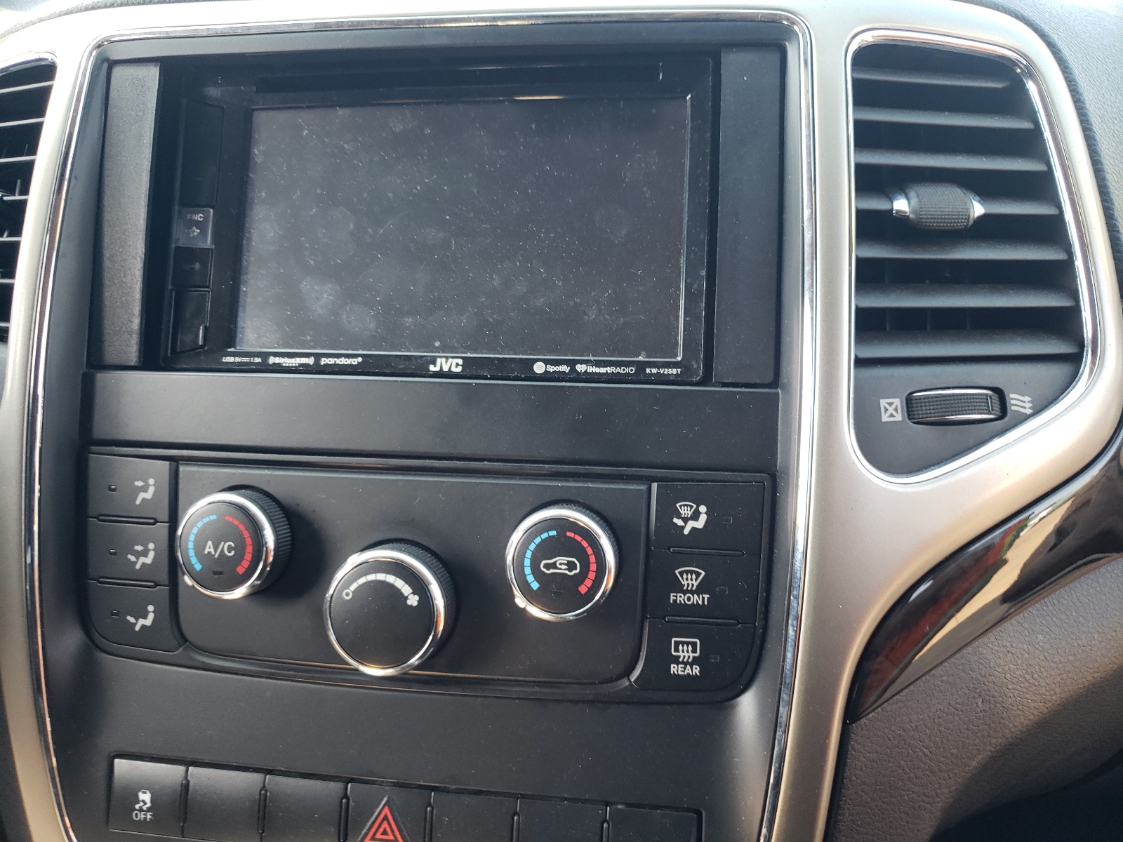Photo 9 from auction – 2012 JEEP GRAND CHER with VIN 1C4RJEAG0CC150903