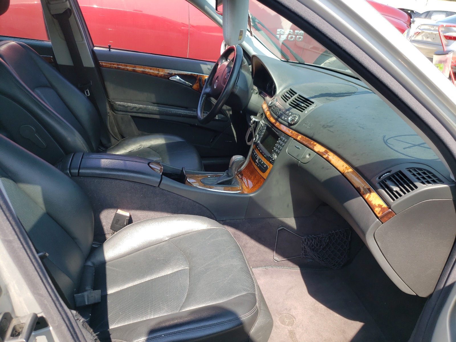 Photo 5 from auction – 2005 MERCEDES-BENZ E 320 with VIN WDBUF65J65A623675