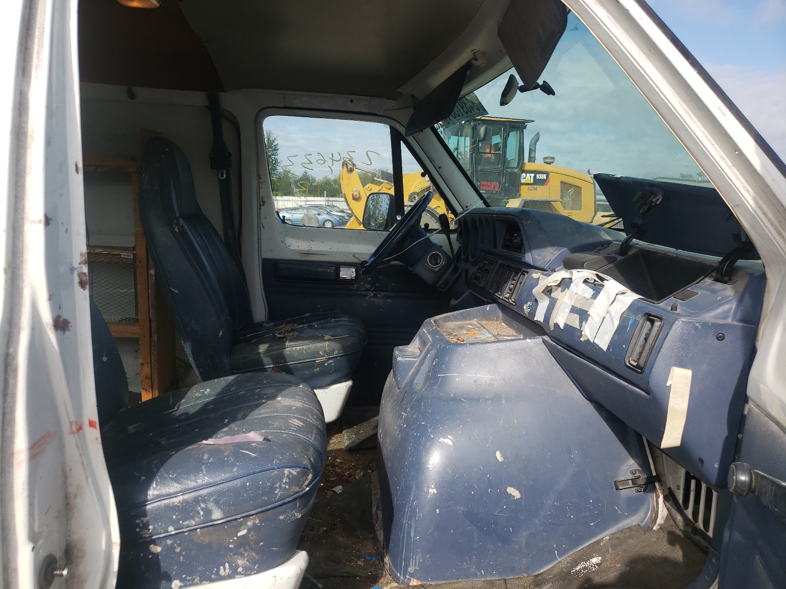 Photo 5 from auction – 1994 DODGE RAM VAN B1 with VIN 2B7GB11X4RK138078