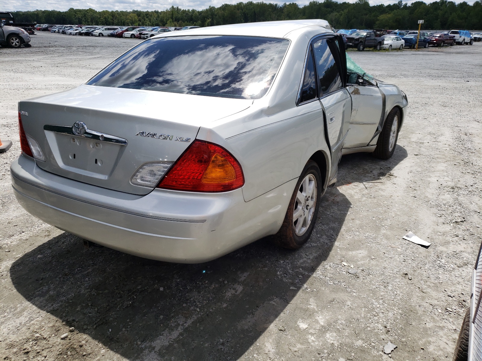 Photo 4 from auction – 2000 TOYOTA AVALON XL with VIN 4T1BF28B2YU078384