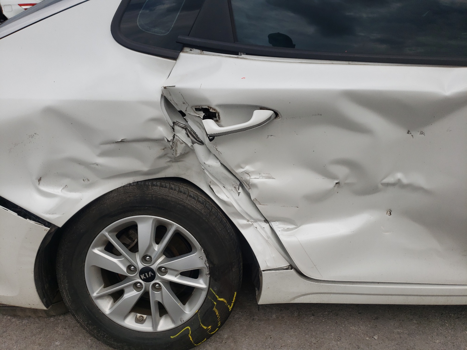 Zdjęcie 9 z aukcji – 2017 KIA OPTIMA LX z VIN KNAGT4L34H5162745