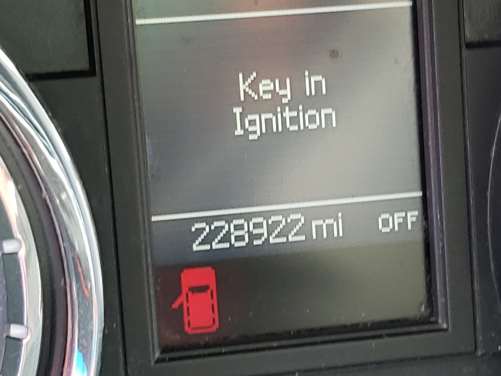 Photo 8 from auction – 2014 CHRYSLER TOWN & COU with VIN 2C4RC1BG2ER126937