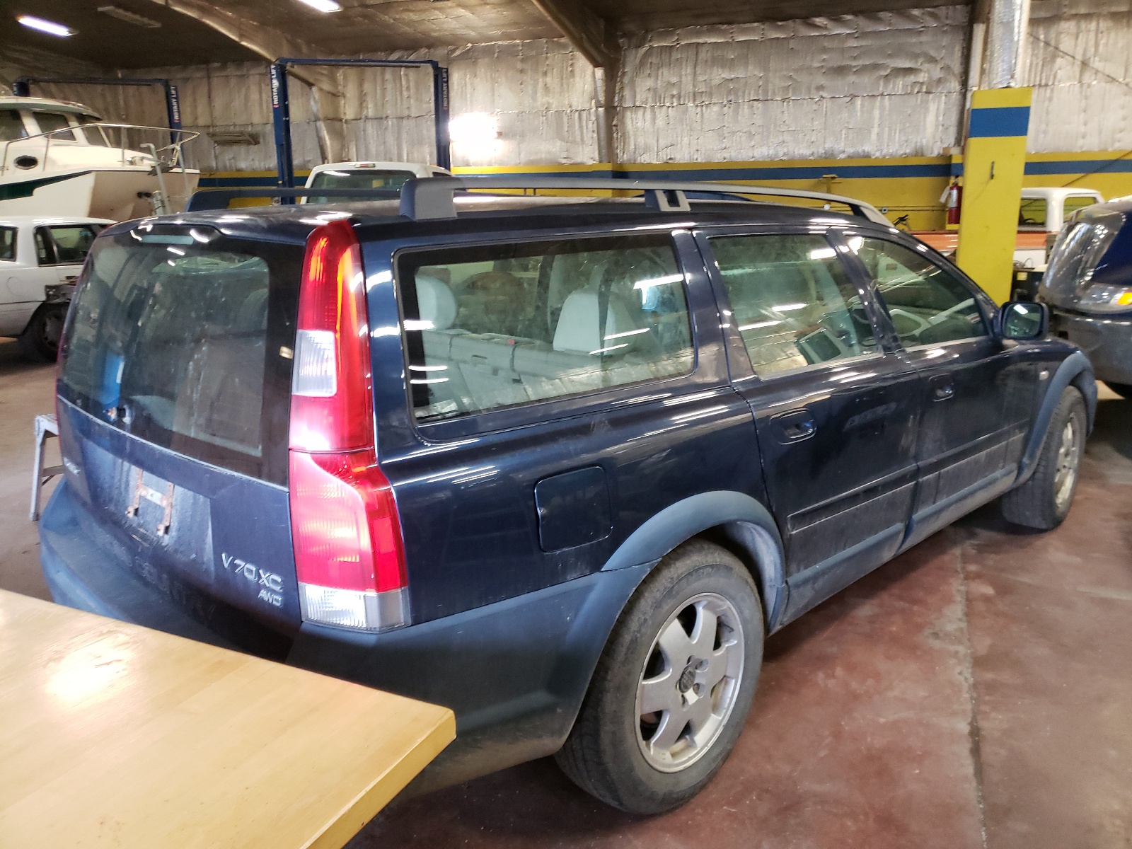 Photo 4 from auction – 2001 VOLVO V70 XC with VIN YV1SZ58D411001564