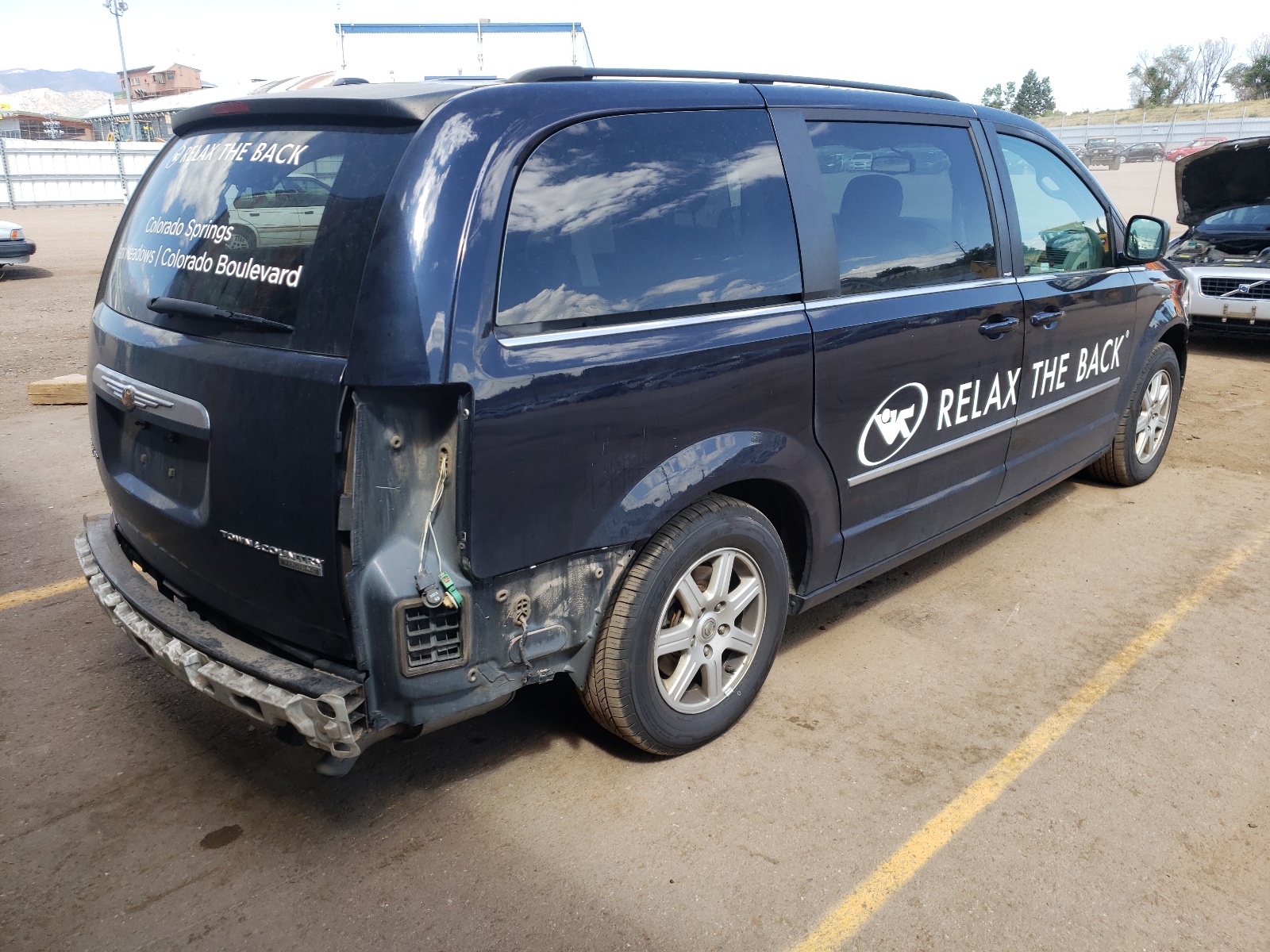 Photo 4 from auction – 2010 CHRYSLER TOWN & COU with VIN 2A4RR5DX0AR141024