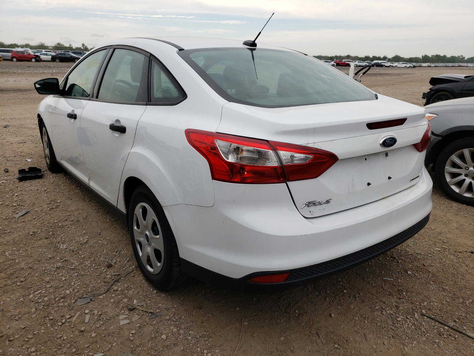 Photo 3 from auction – 2013 FORD FOCUS S with VIN 1FADP3E2XDL156341