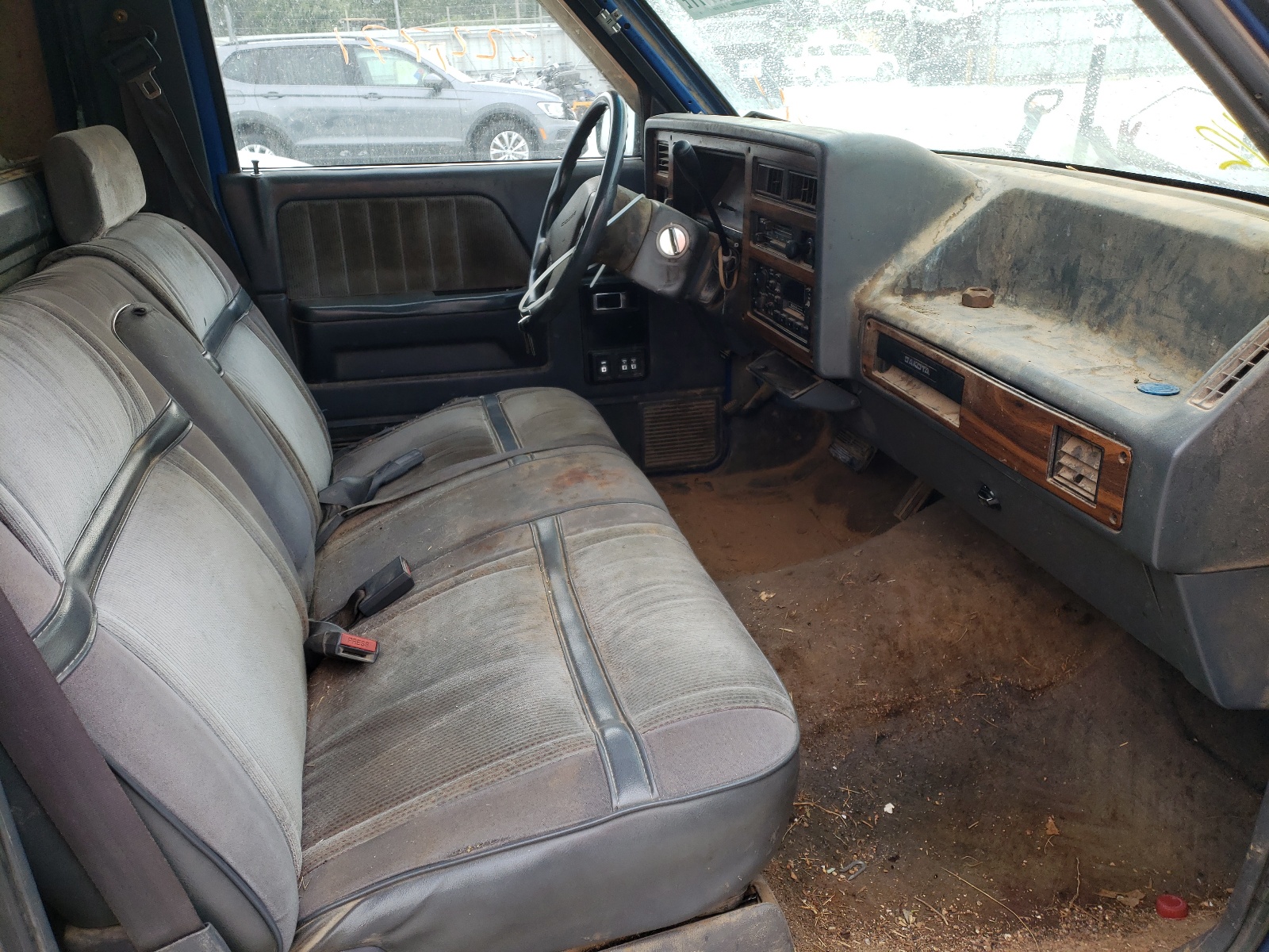 Photo 5 from auction – 1992 DODGE DAKOTA with VIN 1B7FL26XXNS547662
