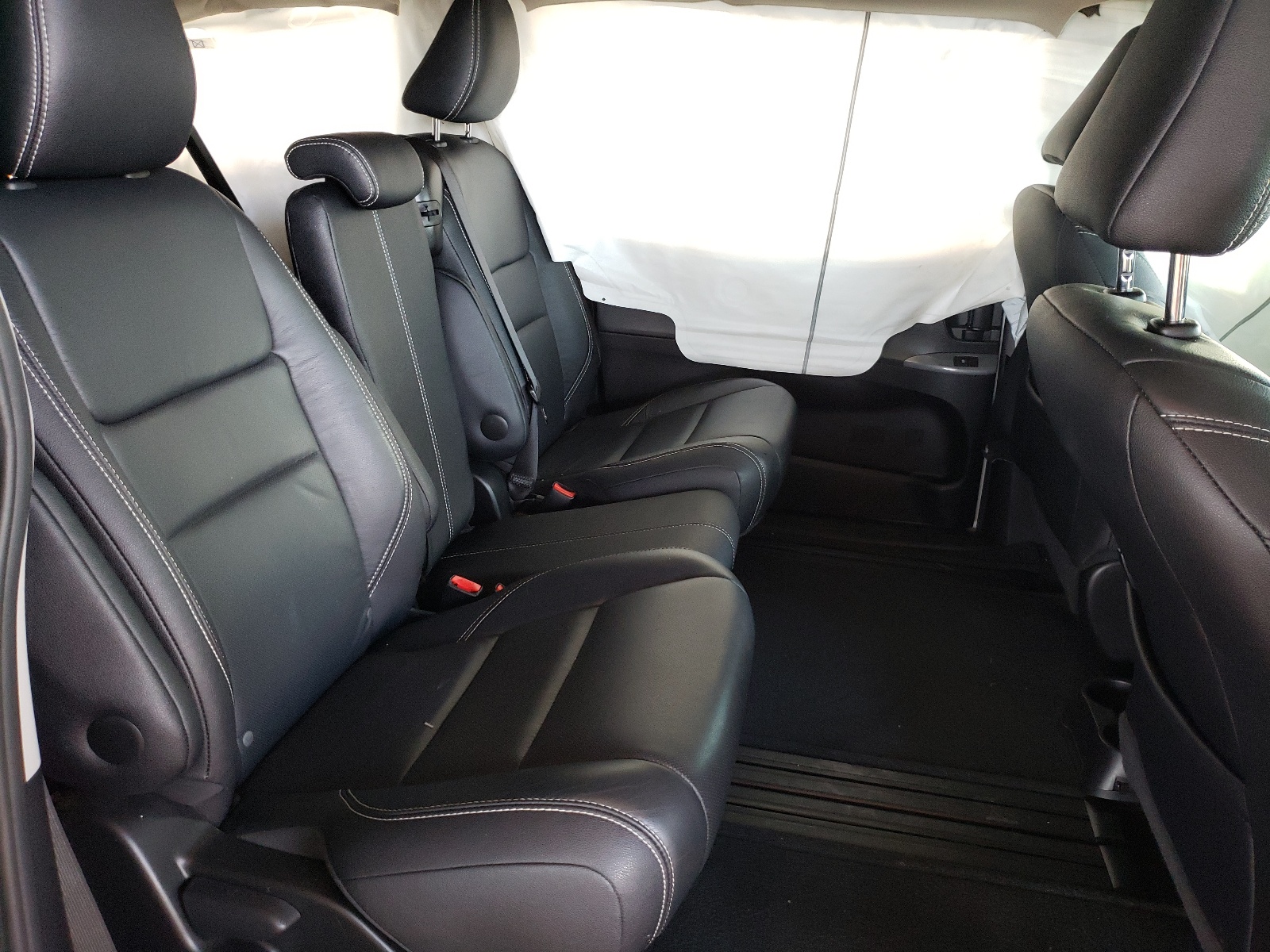 Photo 6 from auction – 2016 TOYOTA SIENNA SE with VIN 5TDXK3DCXGS752133