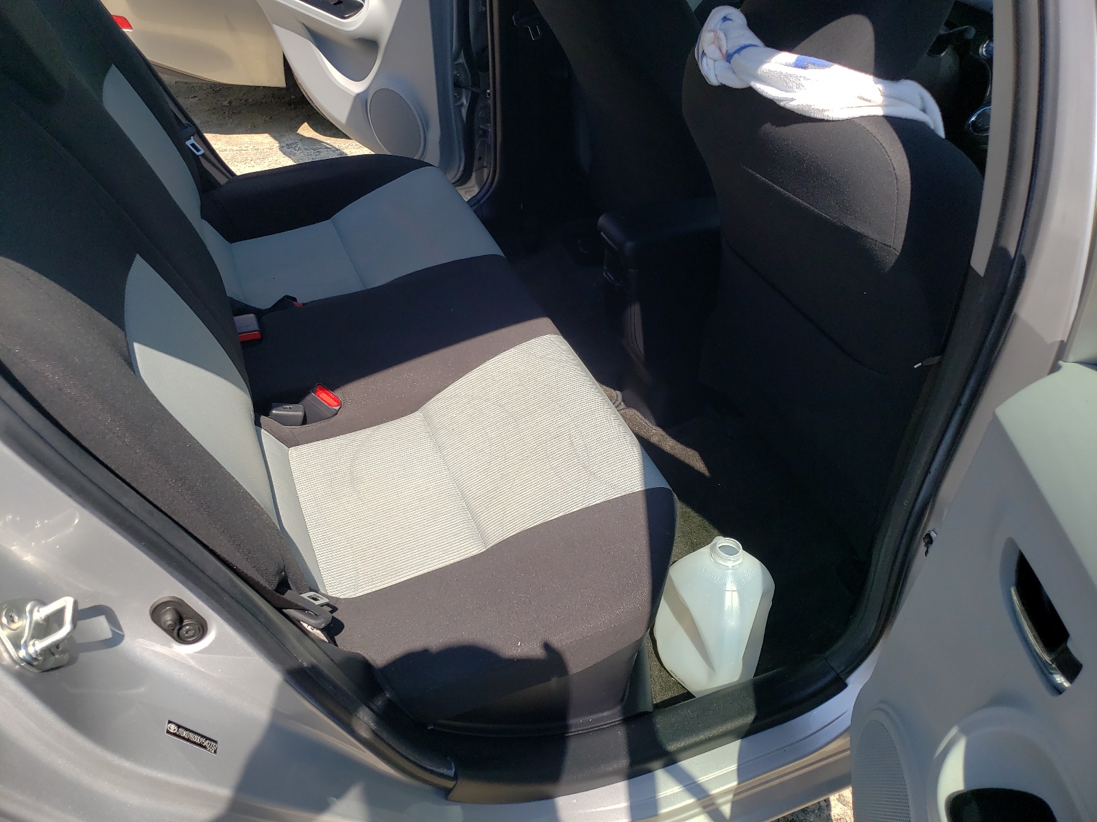 Photo 6 from auction – 2013 TOYOTA PRIUS C with VIN JTDKDTB30D1542737